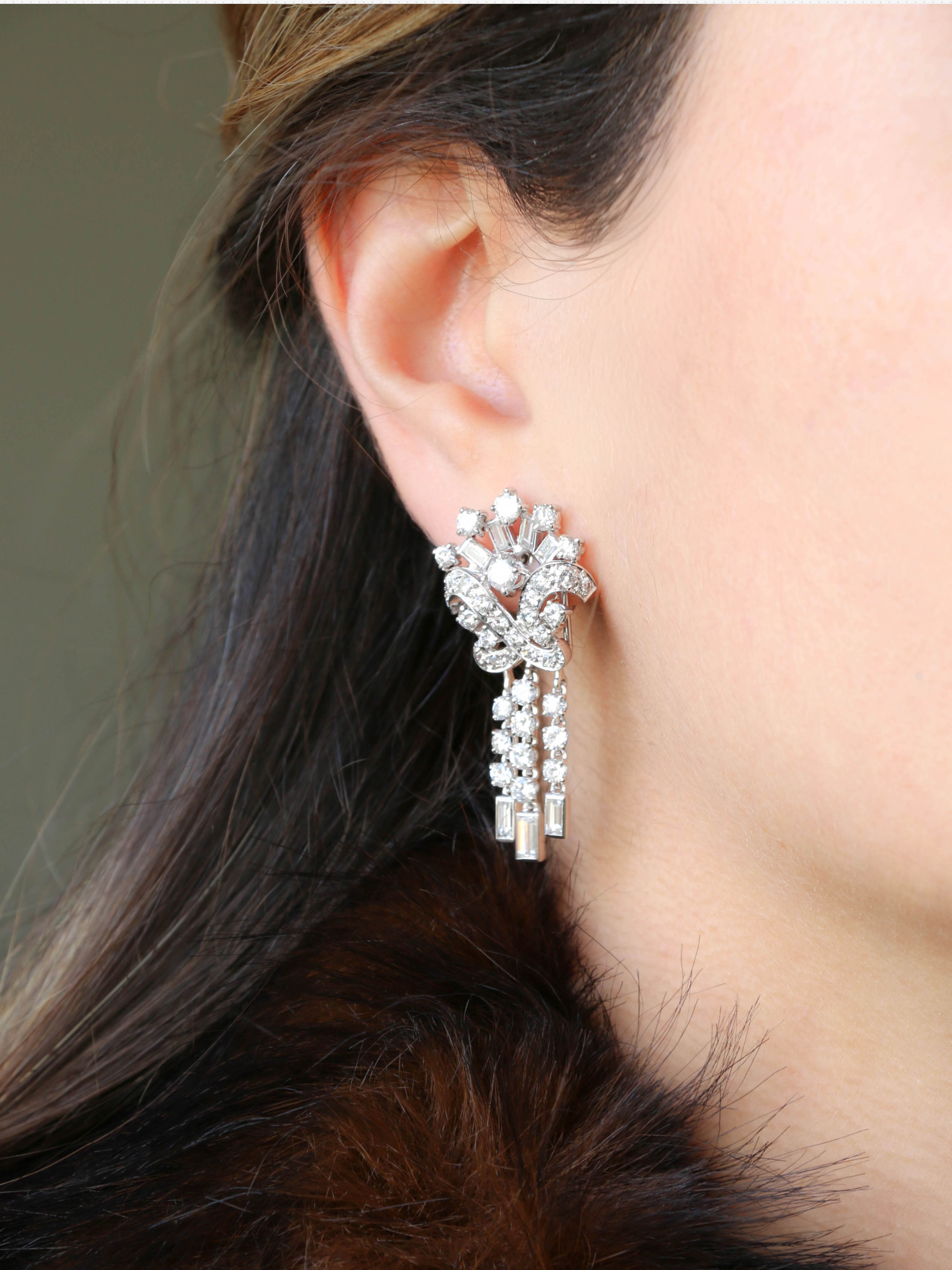 Boucles d'oreilles pendantes or blanc diamants 8,5 carats