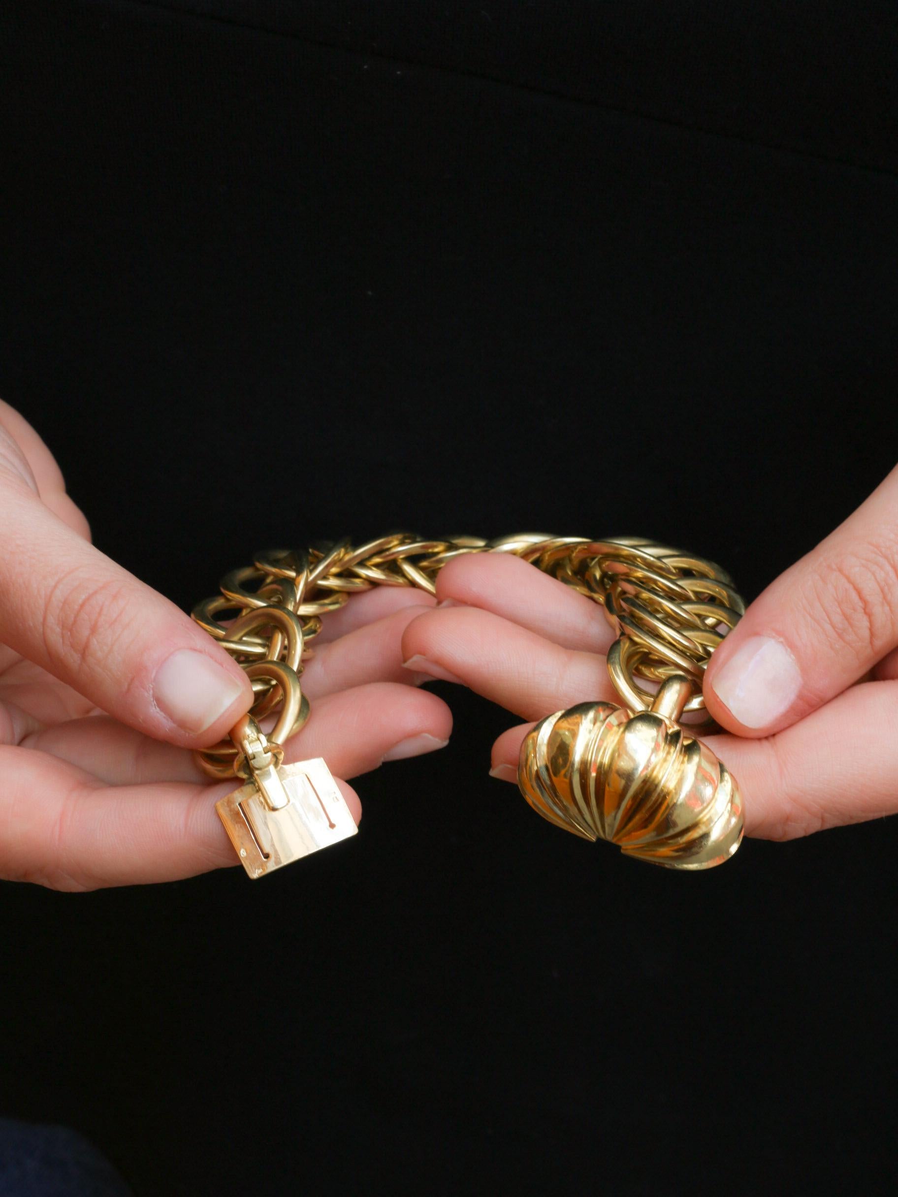 CARTIER Bracelet vintage coquillage or jaune