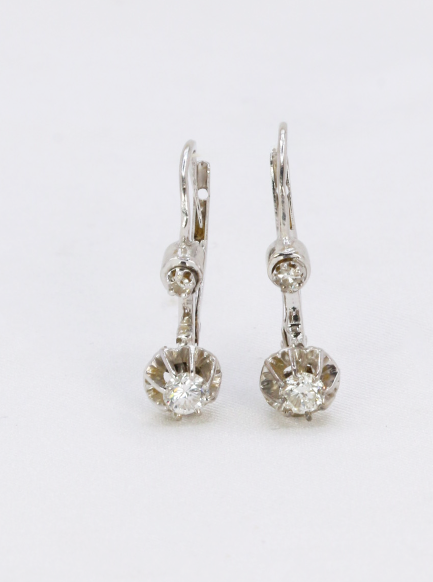Dormeuses vintage en or blanc et diamants 0.3ct