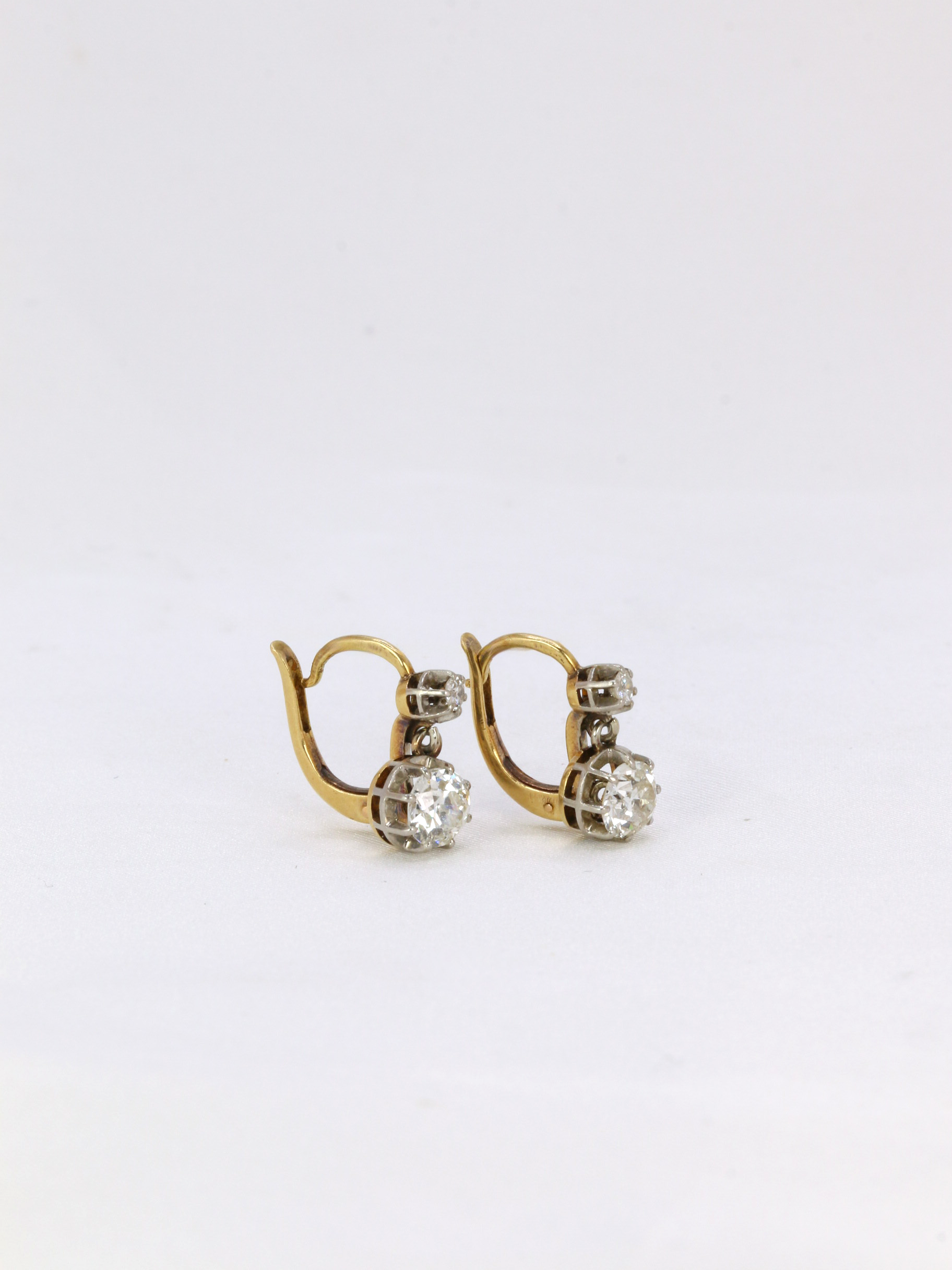 Dormeuses en or et diamants taille ancienne 1.3 ct