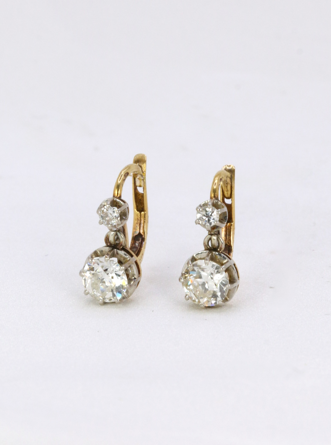 Dormeuses en or et diamants taille ancienne 1.3 ct