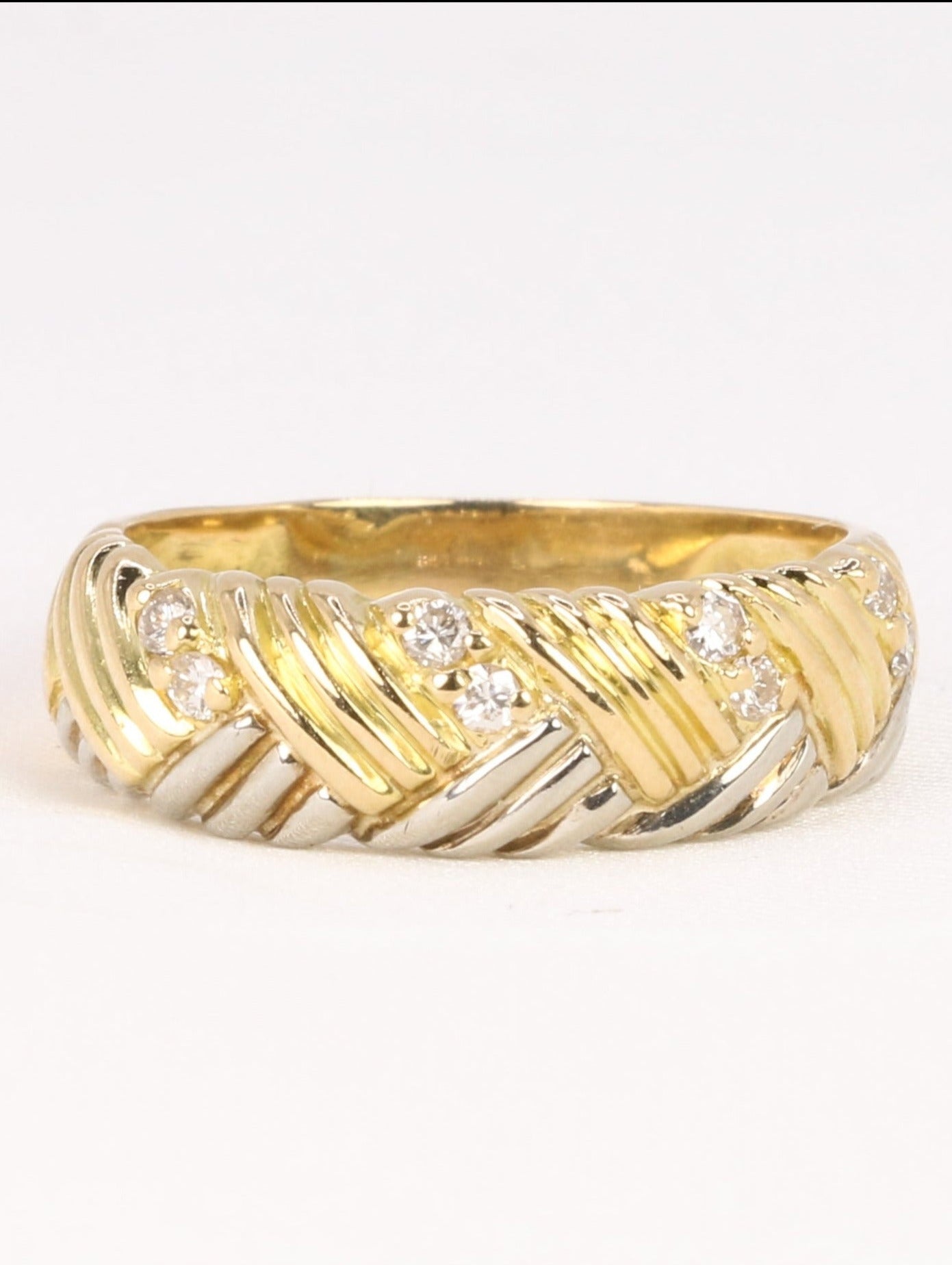 Vintage 1970 ring in yellow gold, white gold and diamonds