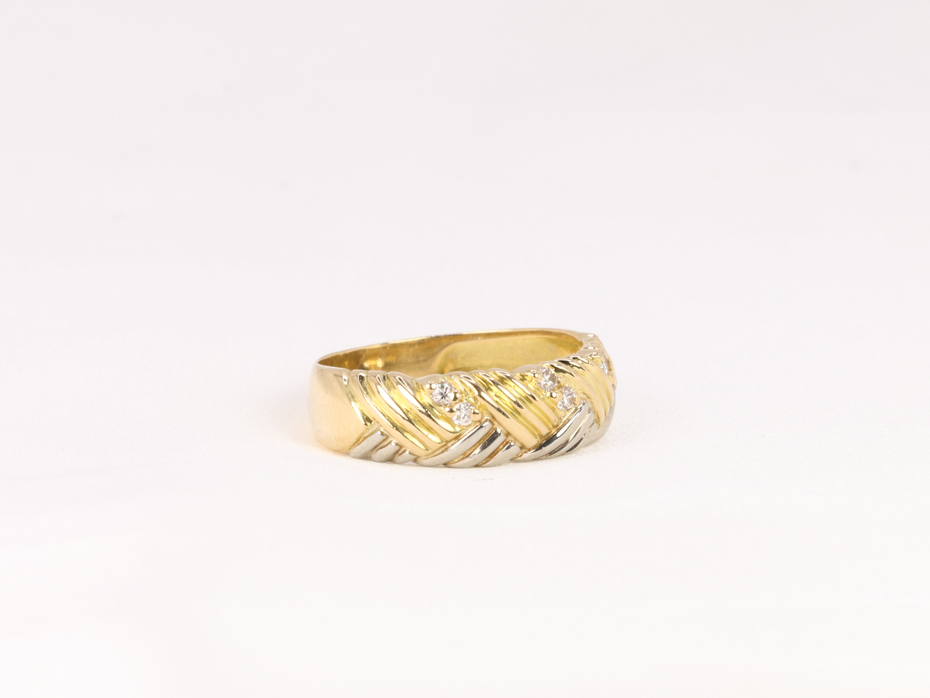 Vintage 1970 ring in yellow gold, white gold and diamonds