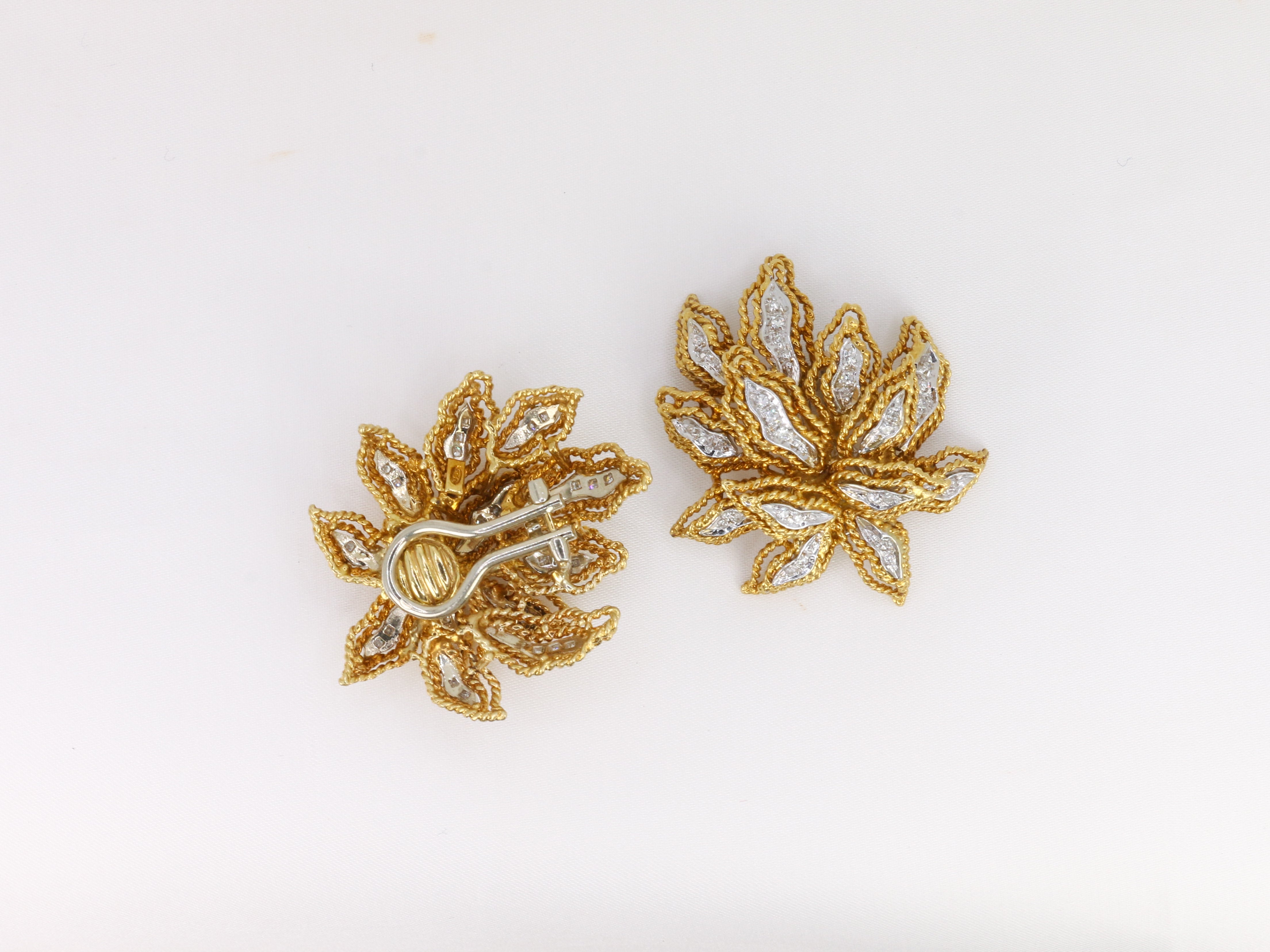 Clips d’oreilles vintage fleur en or et diamants