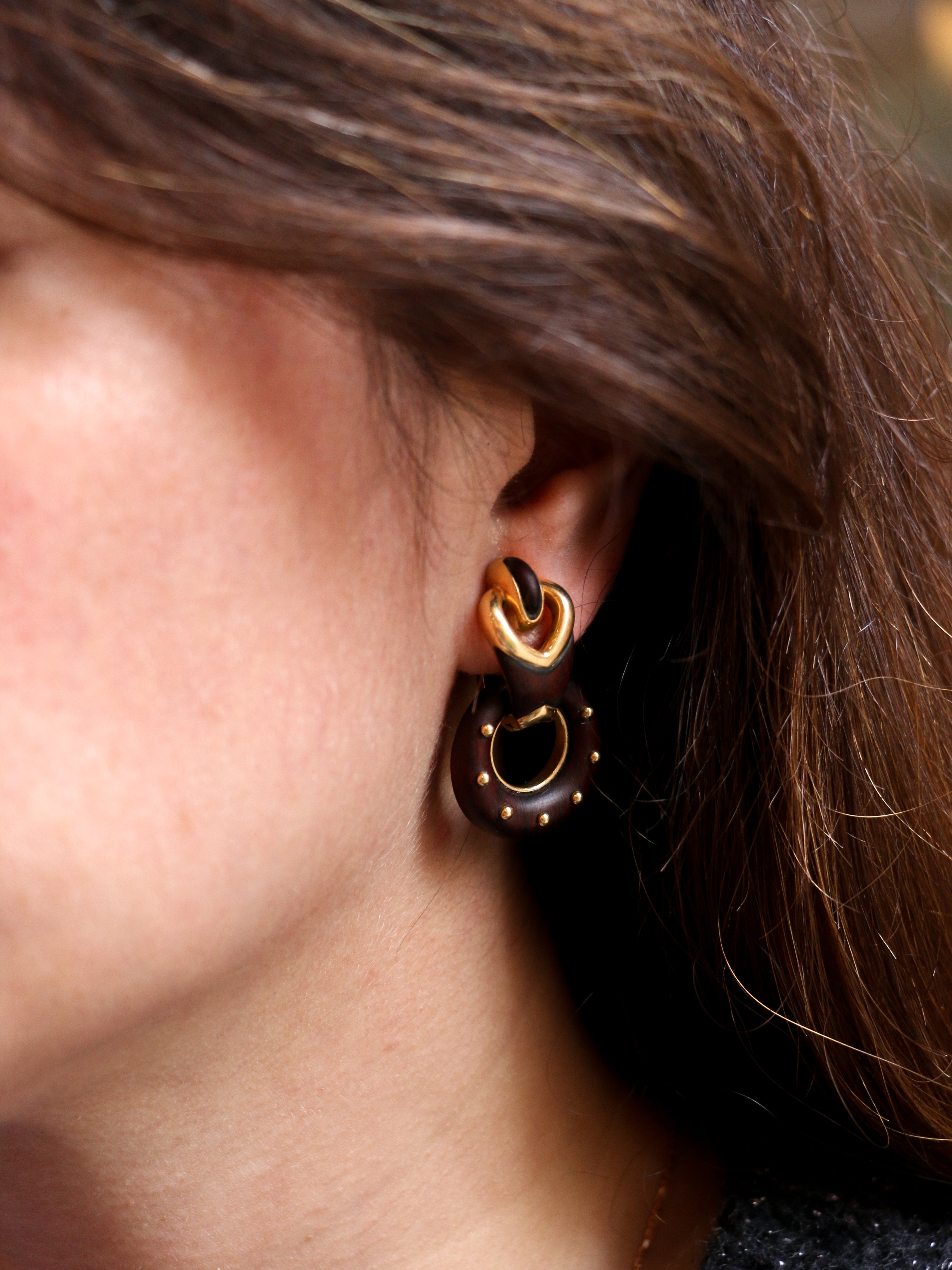 Gold earrings and Bois d’amourette