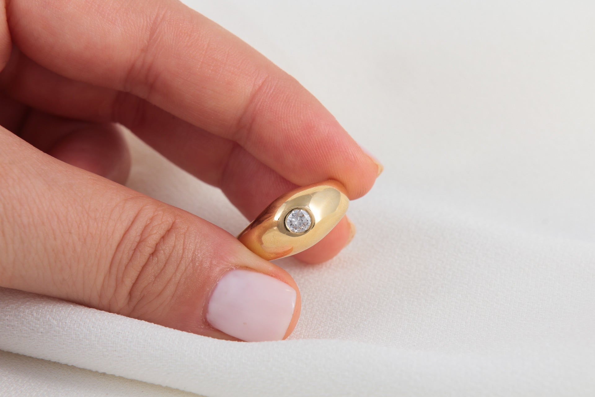 Vintage English Bangle Ring in Gold and Diamond