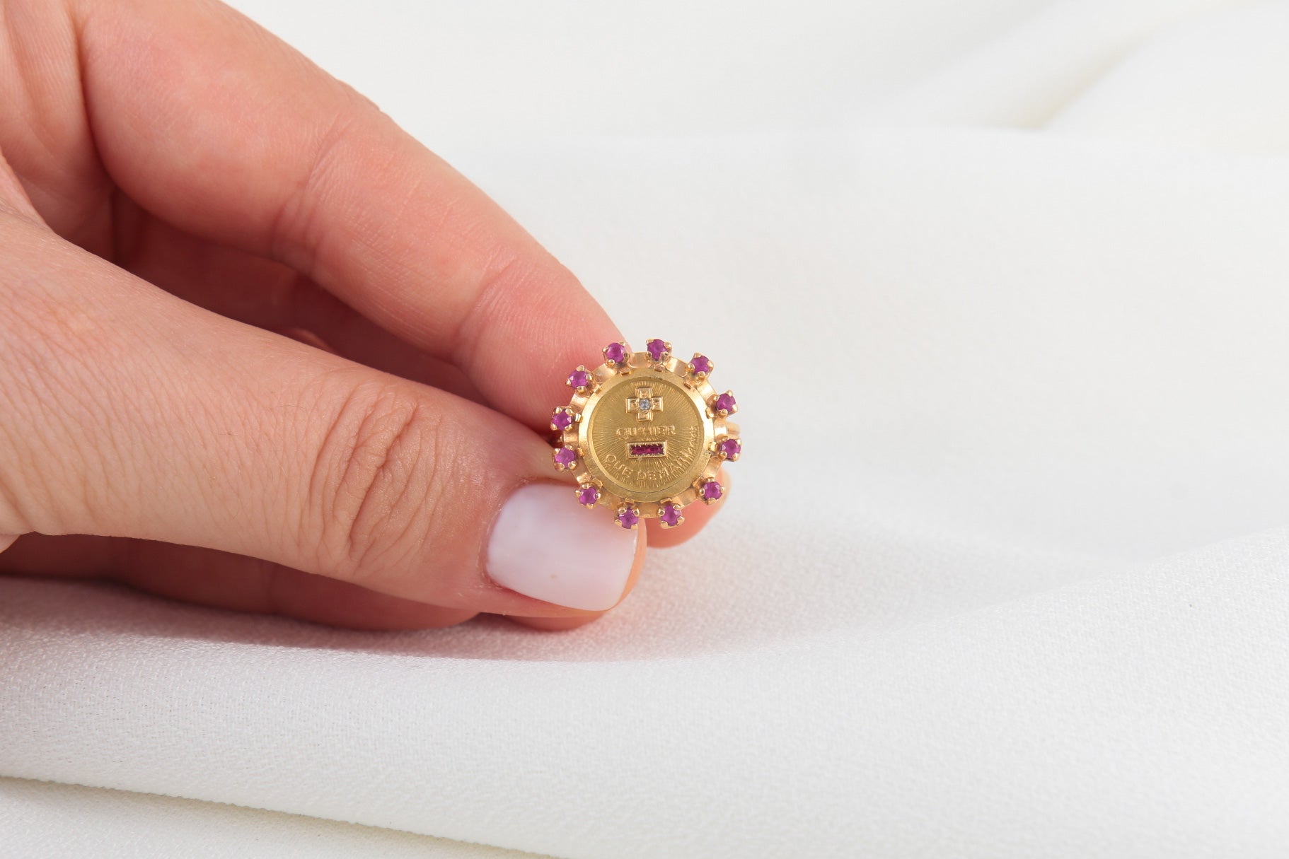 Bague d’Amour Augis en Or, Rubis et Saphirs Roses, Plus Hier Moins Demain, A. Augis