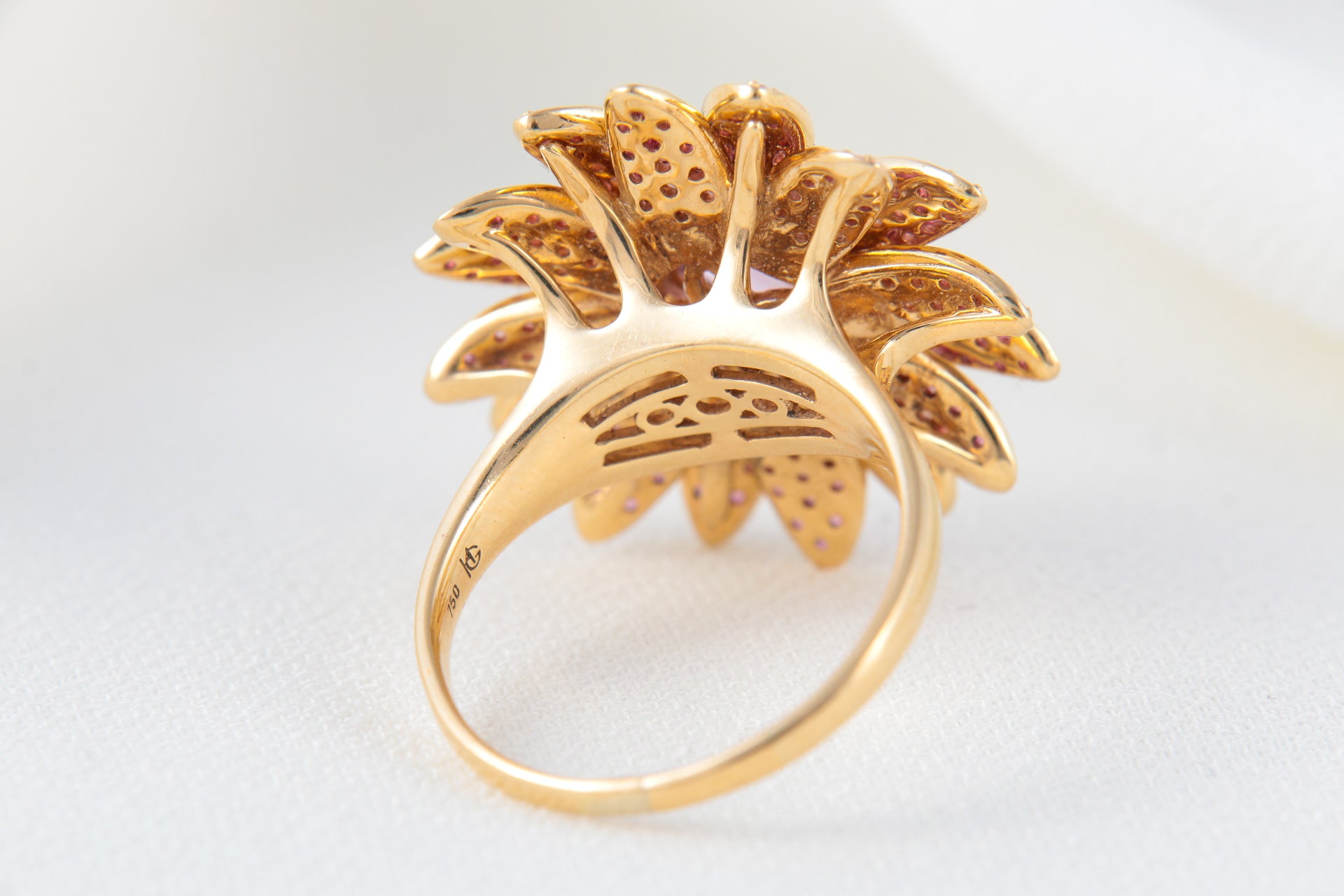 Bague Fleur en Or, Améthyste, Diamants et Saphirs Roses