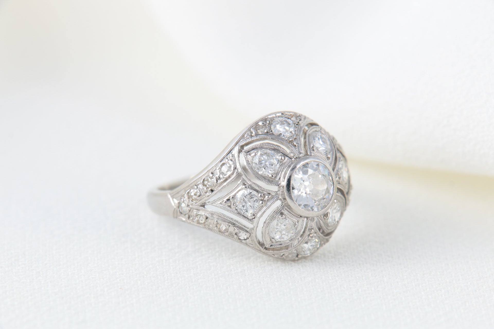 Bague Belle Epoque 1920 en Platine et Diamants