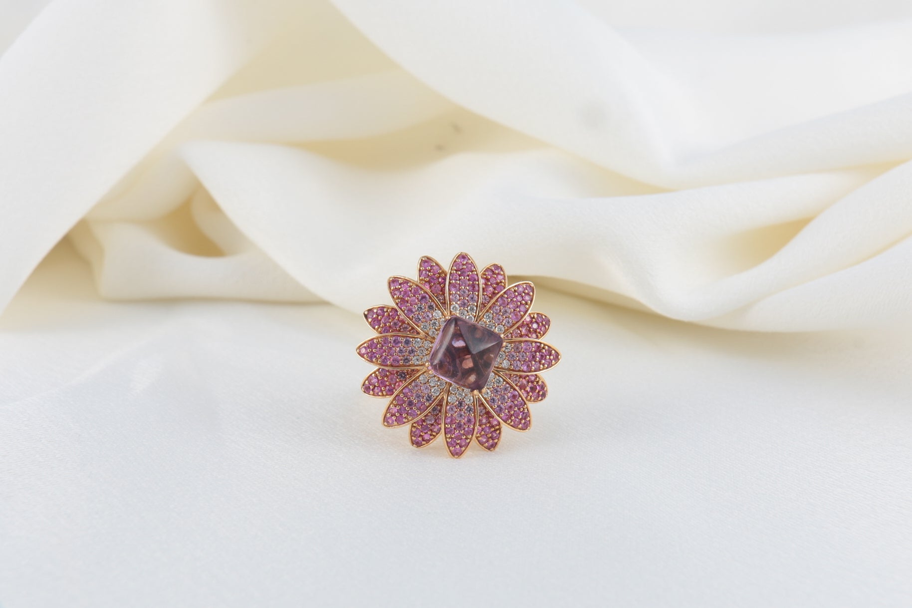 Bague Fleur en Or, Améthyste, Diamants et Saphirs Roses