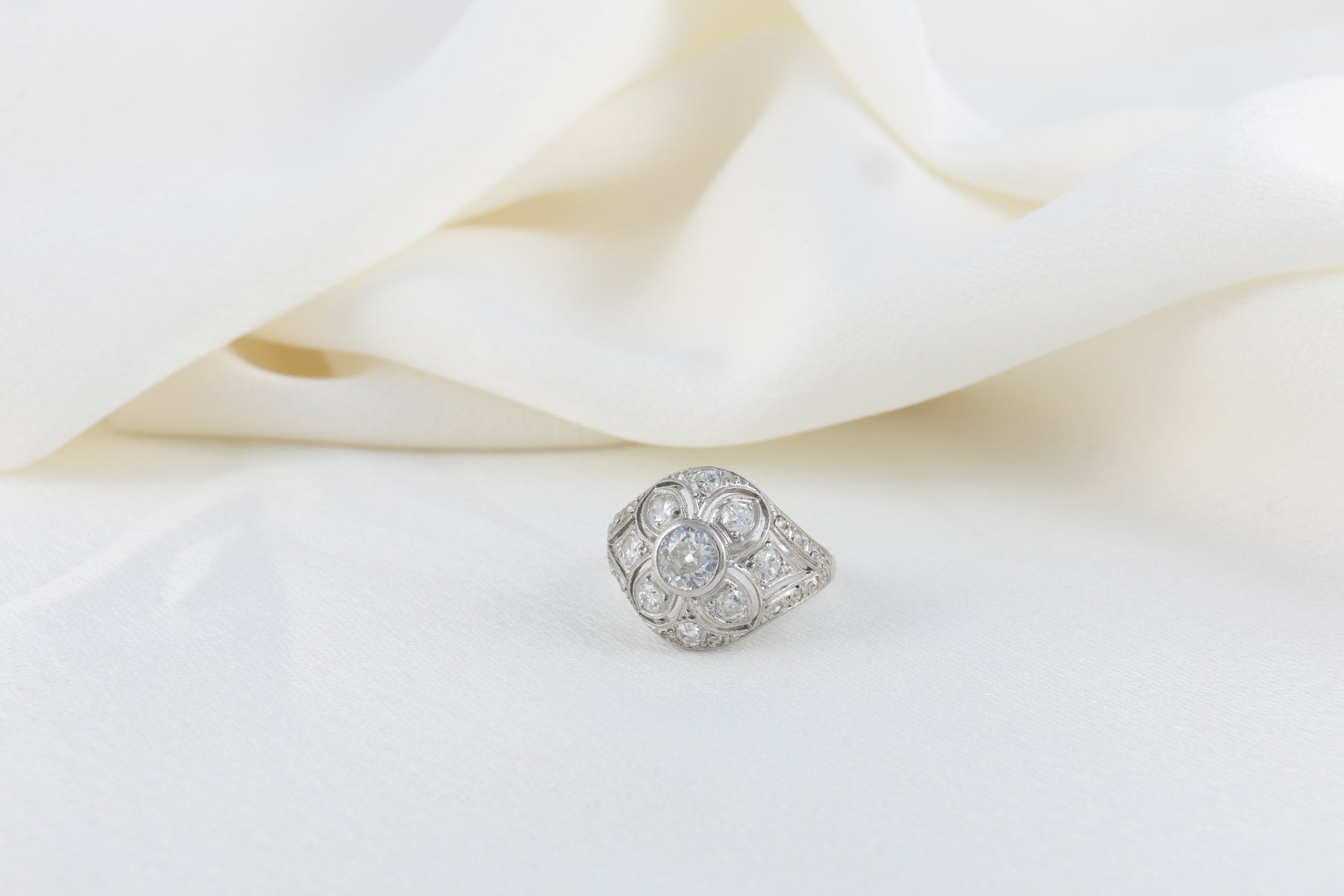 Bague Belle Epoque 1920 en Platine et Diamants