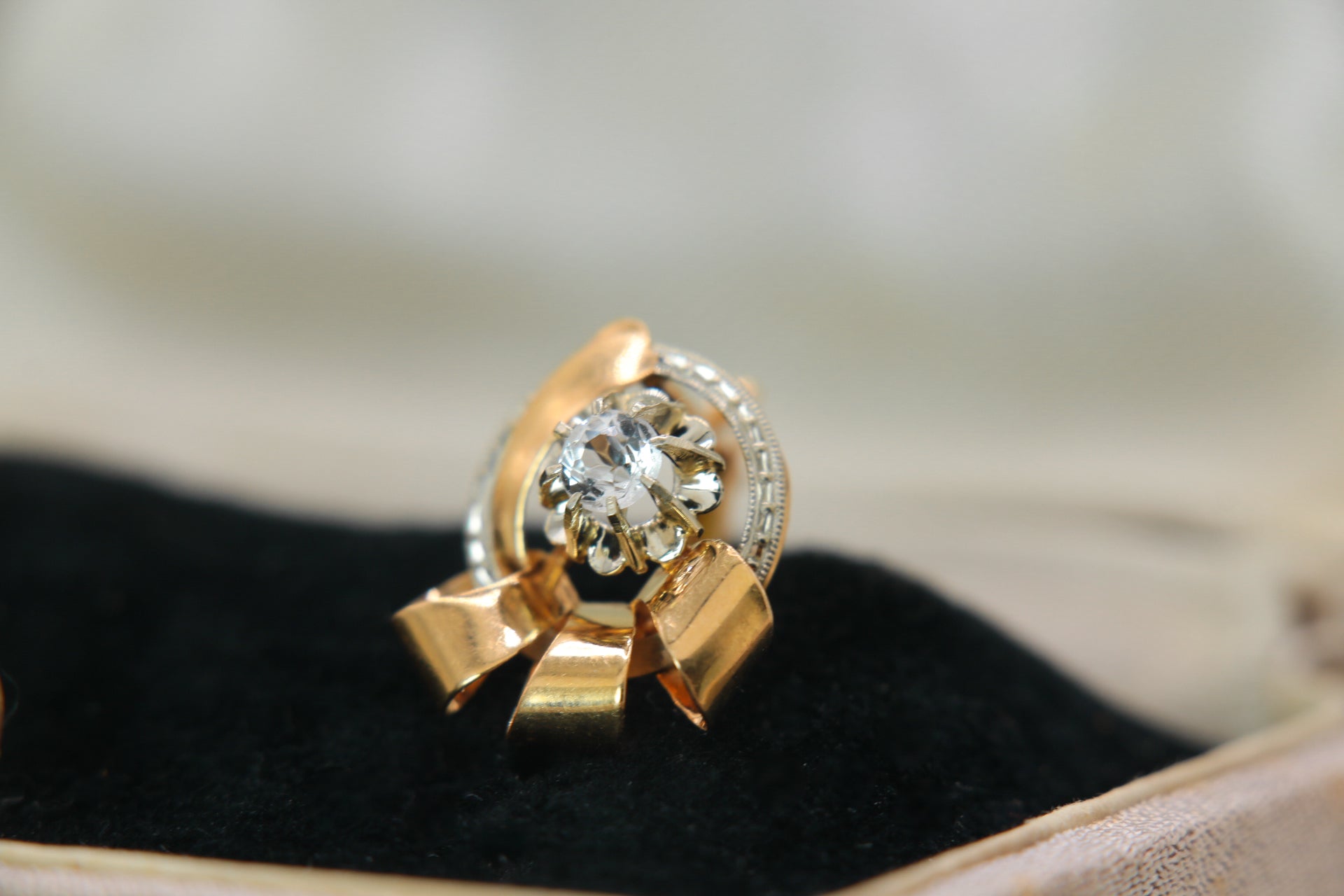 1950 Rose Gold Earrings Decorated with Three Knots