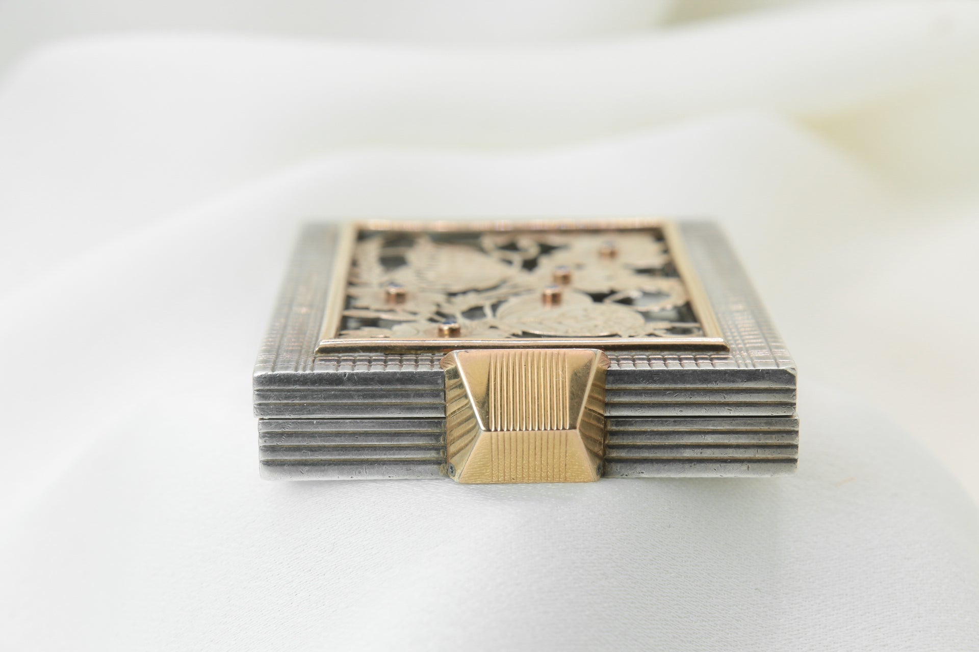 BOUCHERON Poudrier Paris argent or saphirs