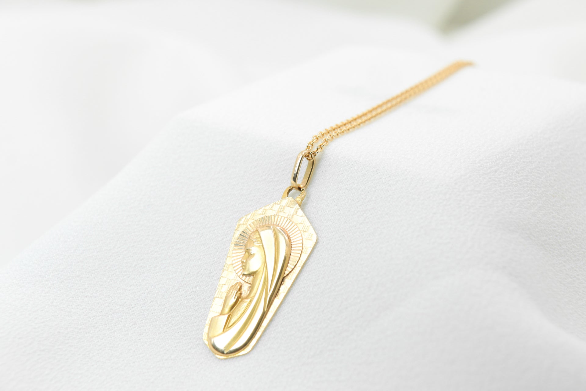 Religious Art-Deco Virgin Mary Medal in Gold