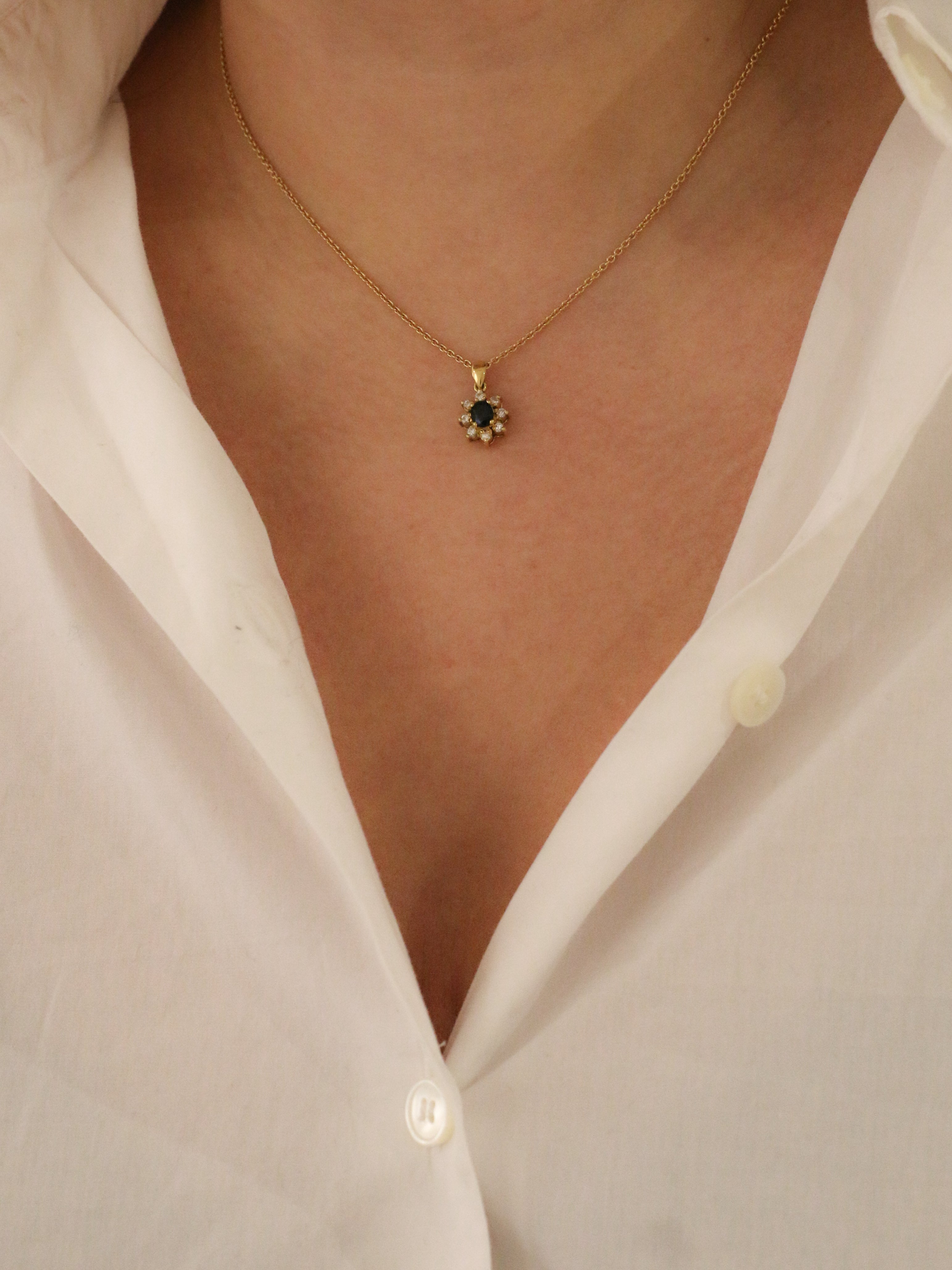 Pendentif vintage marguerite en or, saphir et diamants