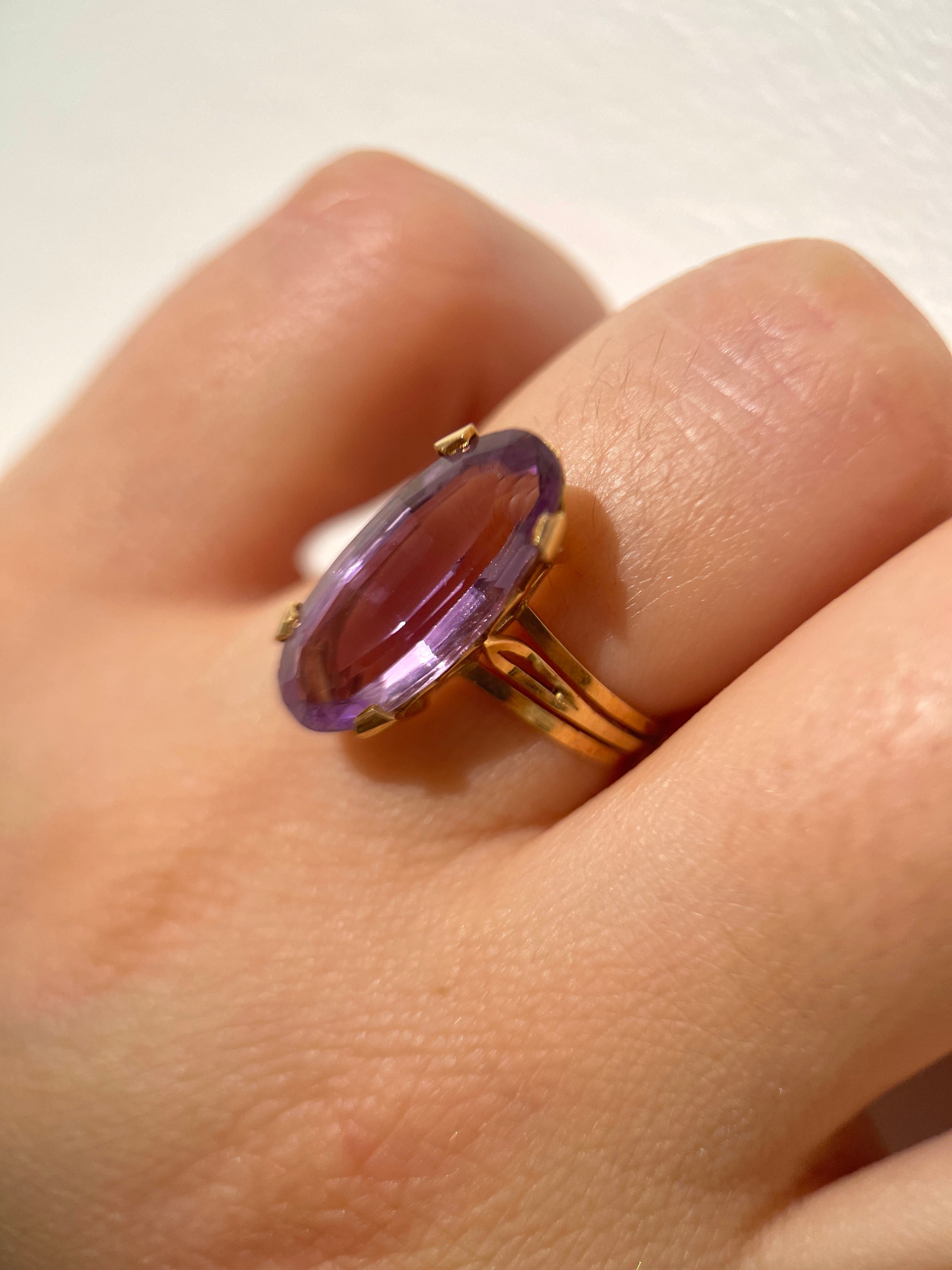 Bague Vintage en Or et Améthyste Movale