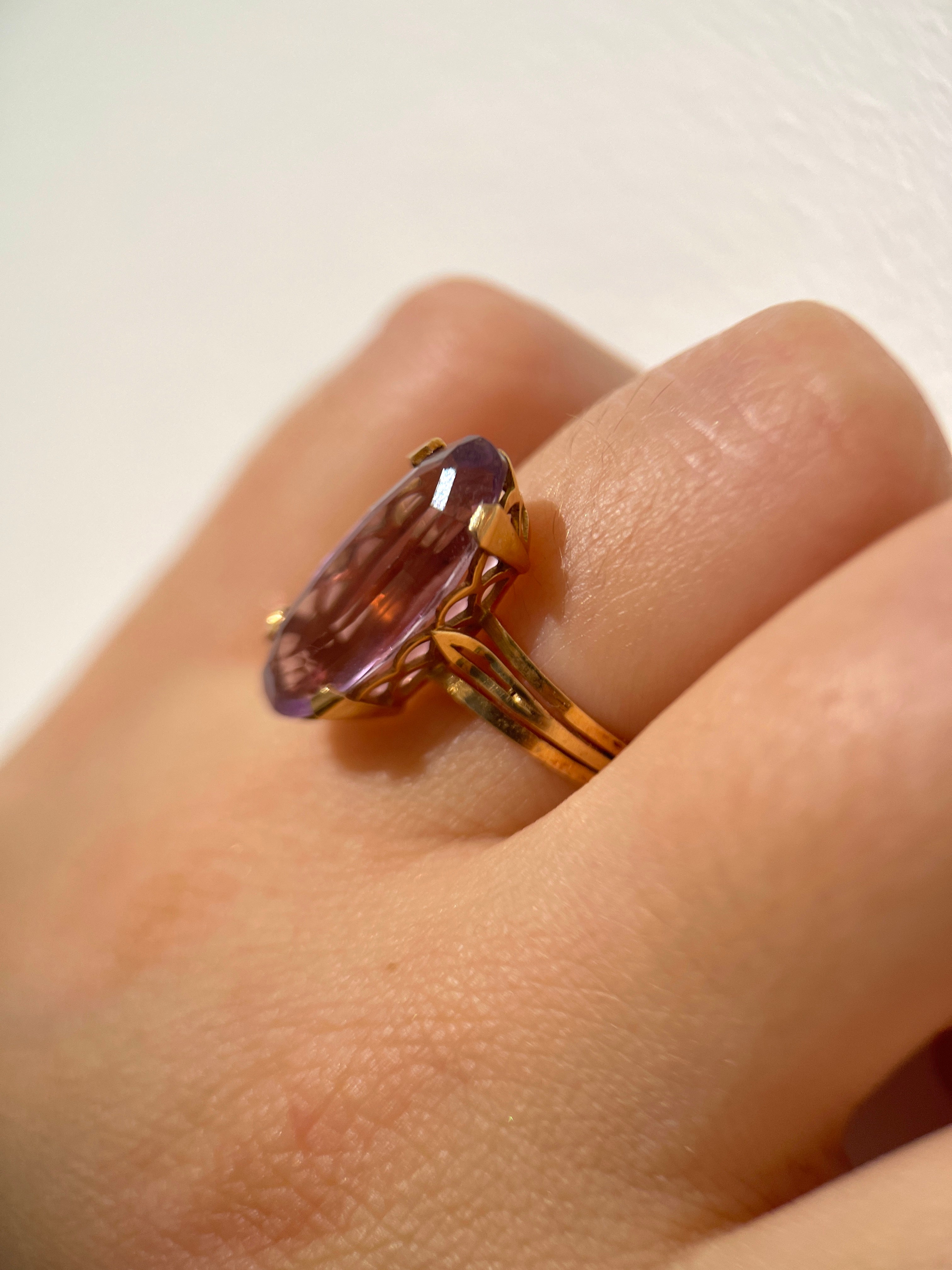 Bague Vintage en Or et Améthyste Movale