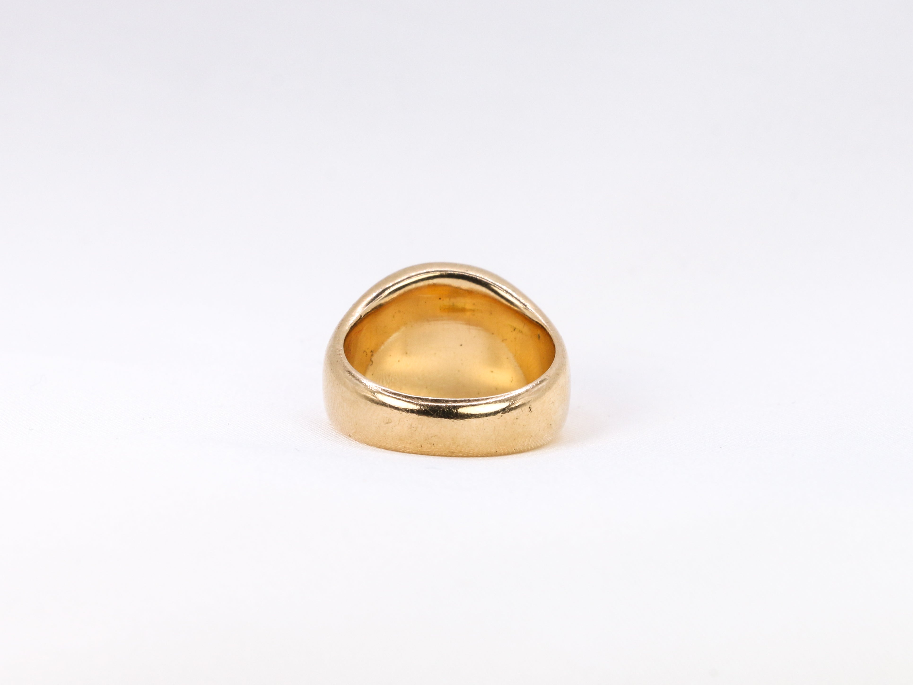 Bague chevalière ancienne en or et gravée aux armes du marquis d’Antin