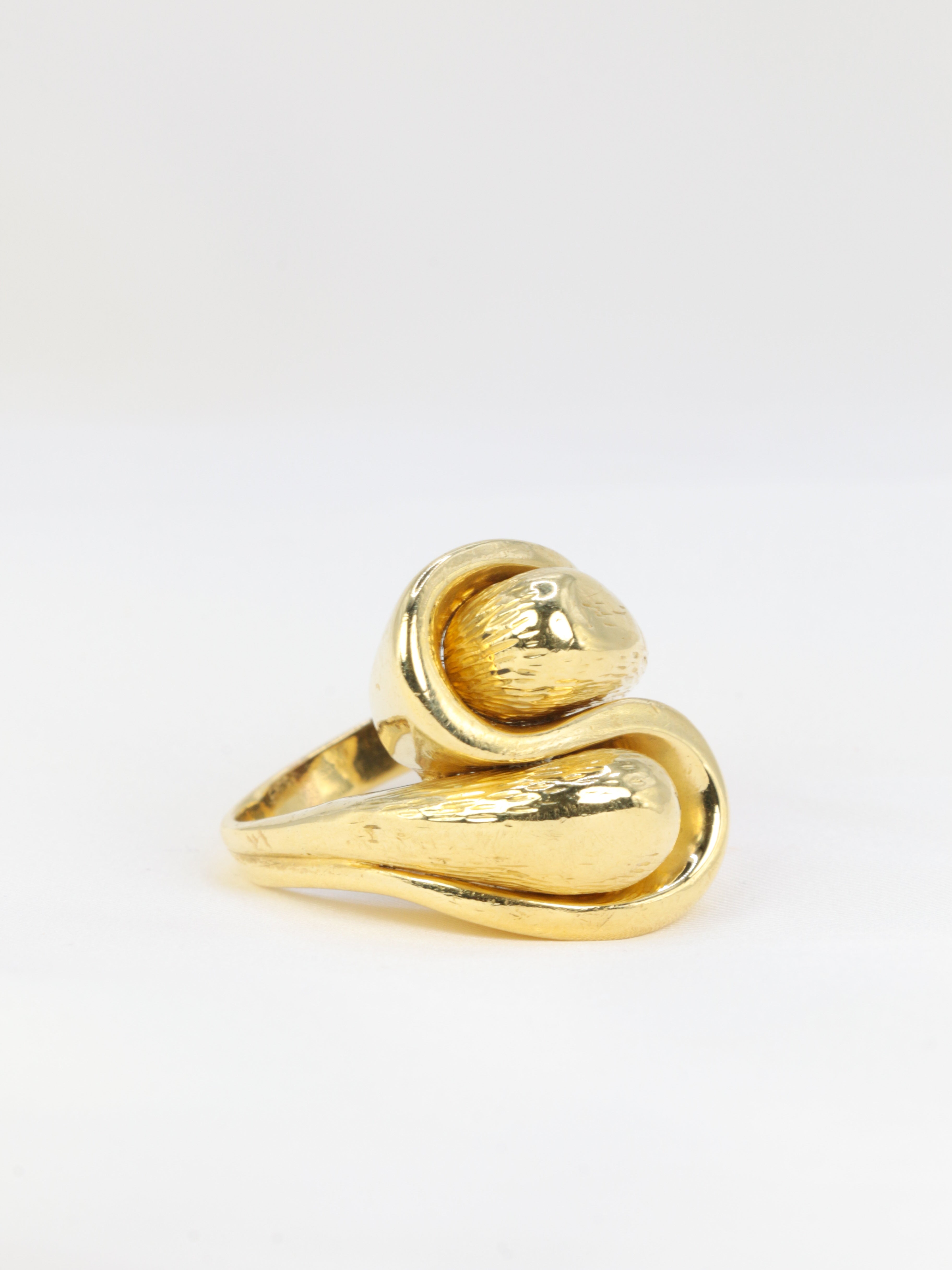 Vintage you and me ring in yellow gold