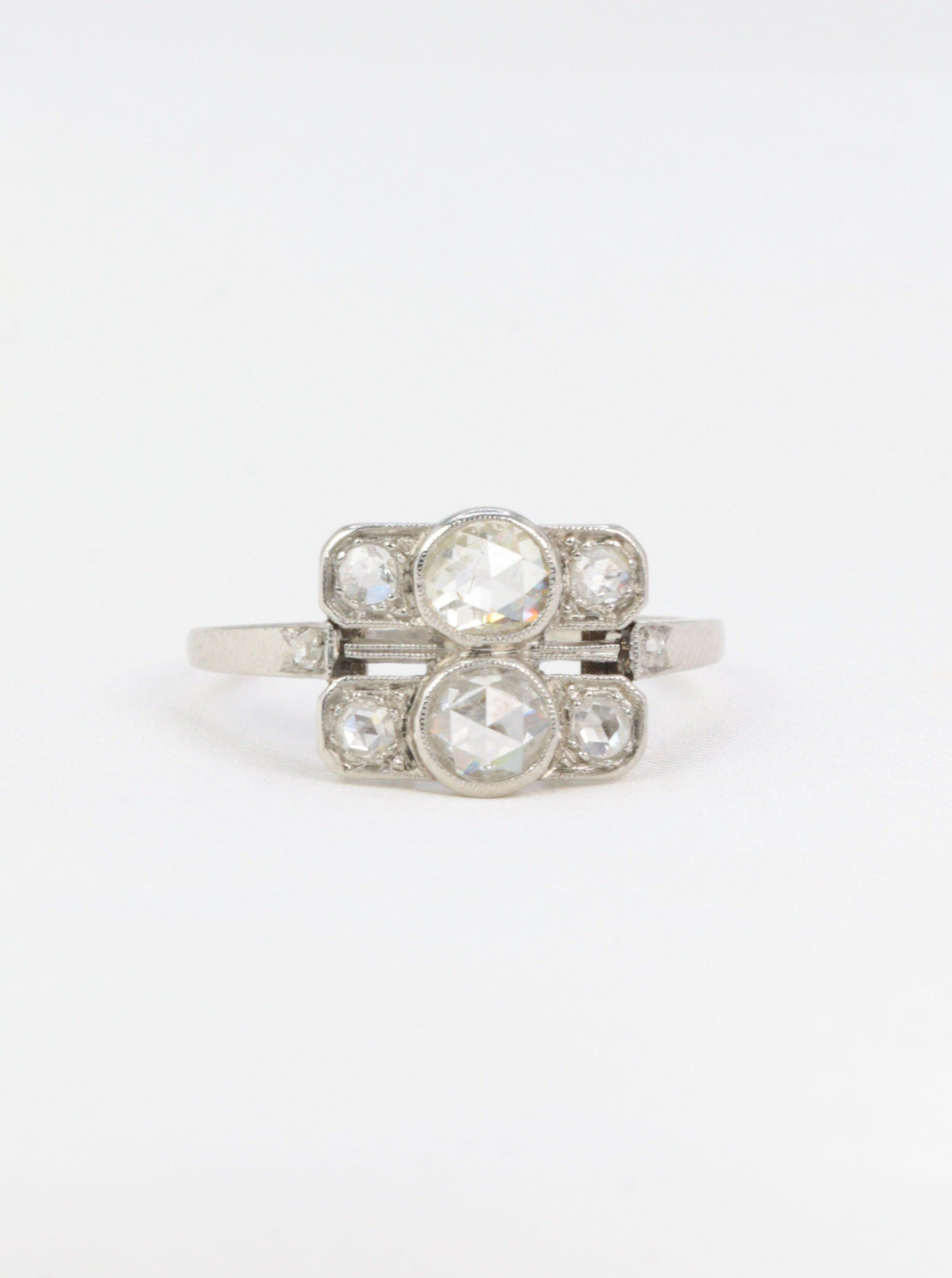 Bague Art Déco Platine et Diamants Taillés en Rose