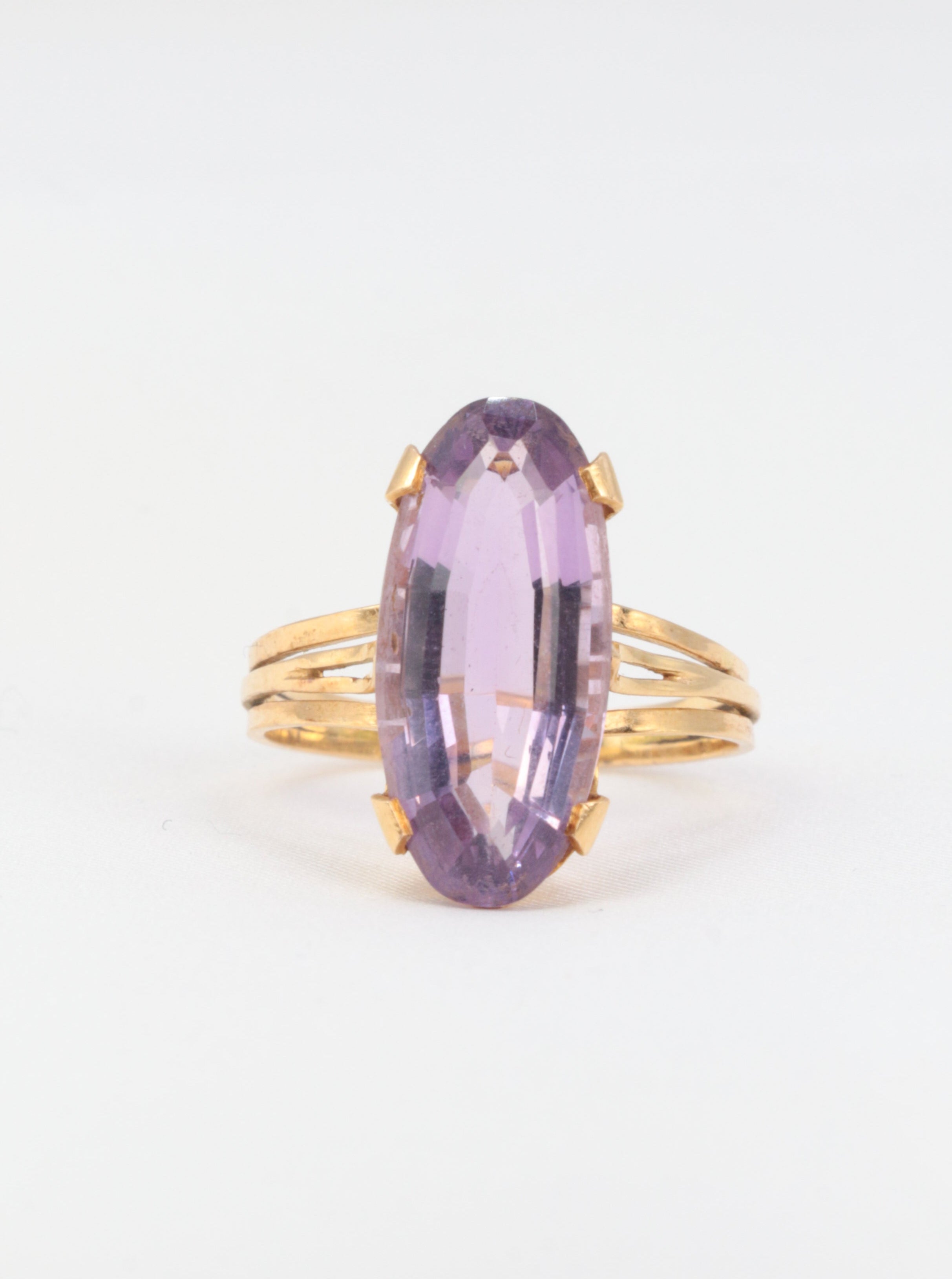 Bague Vintage en Or et Améthyste Movale