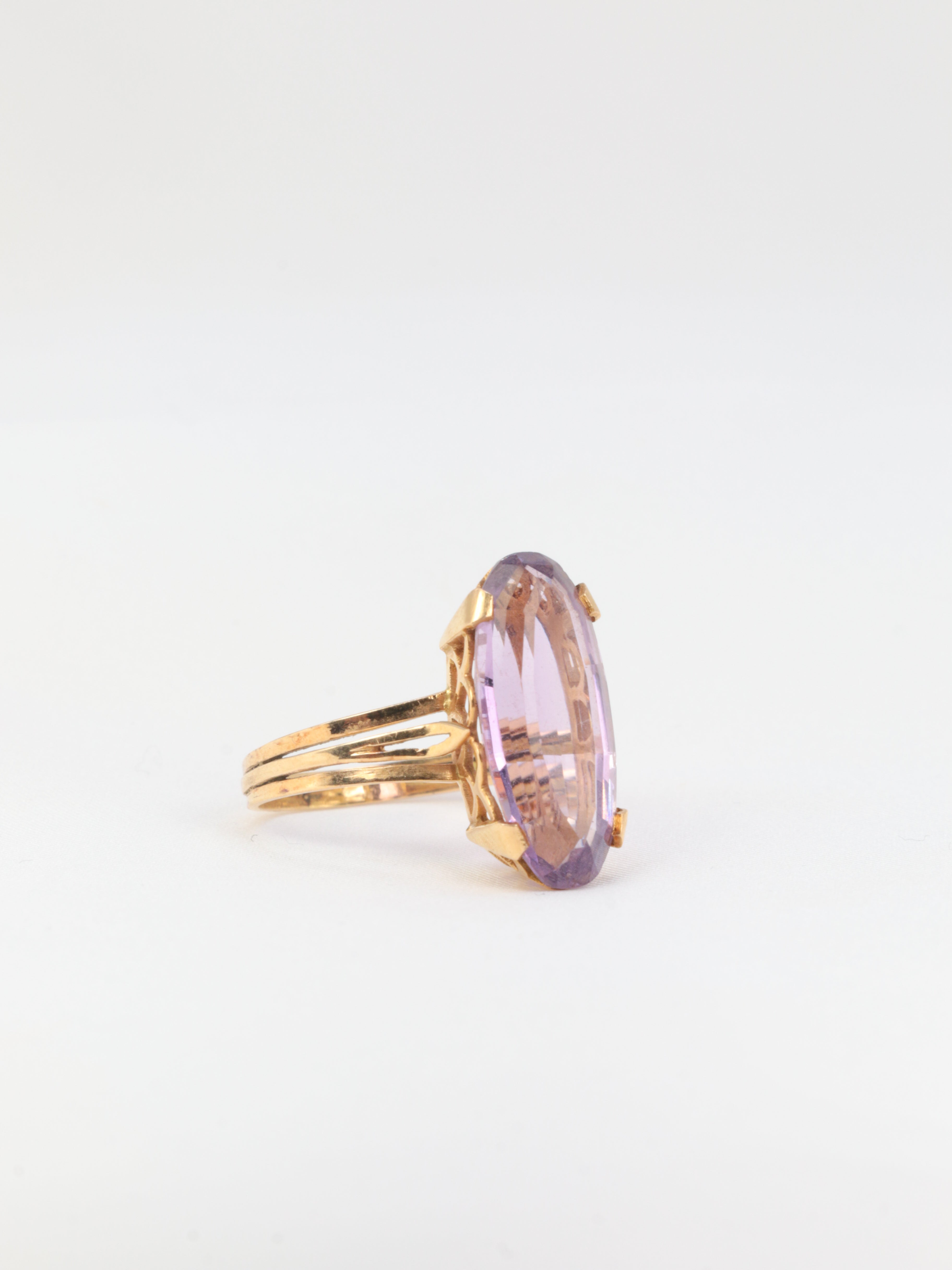 Bague Vintage en Or et Améthyste Movale