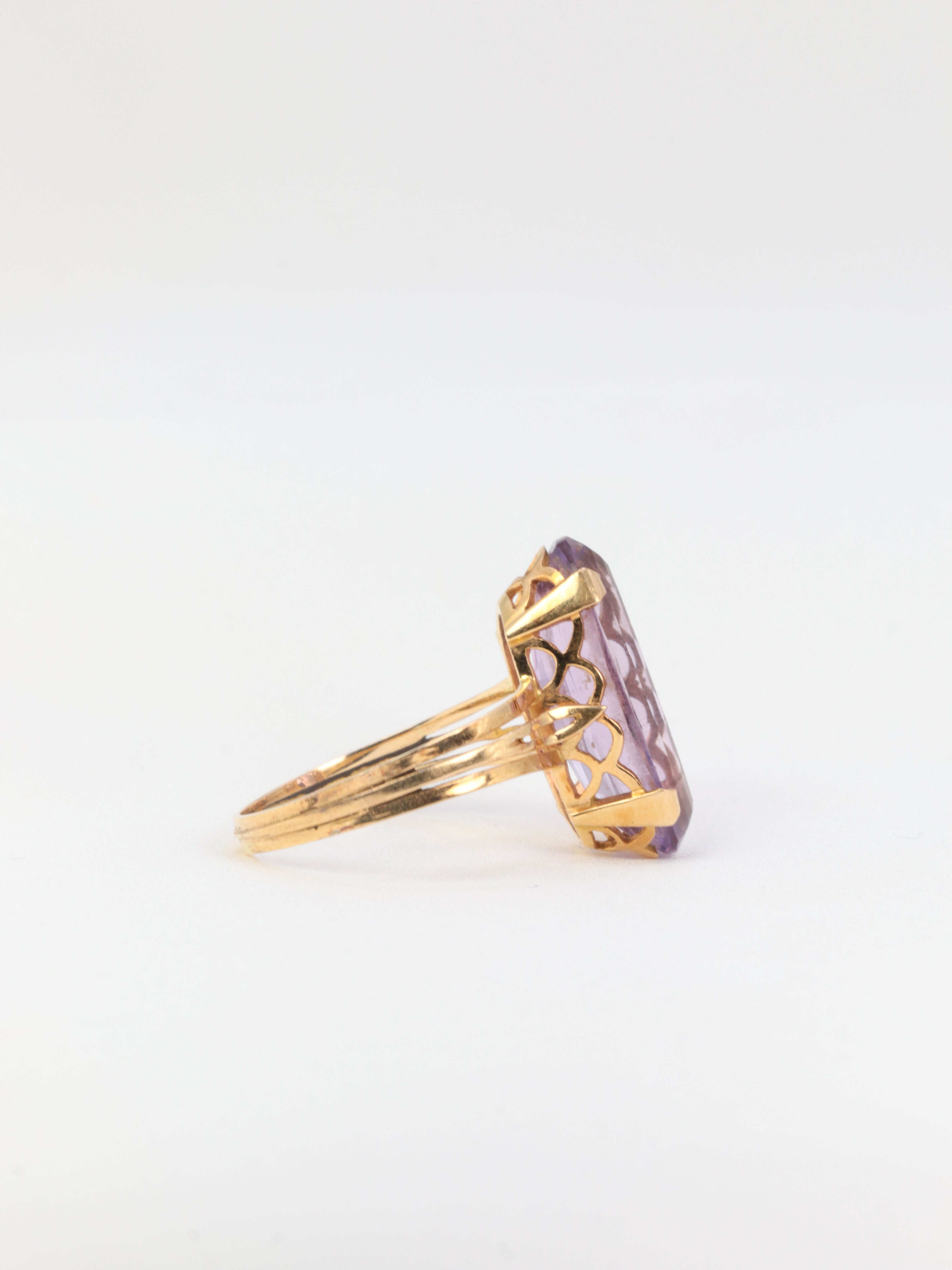 Bague Vintage en Or et Améthyste Movale