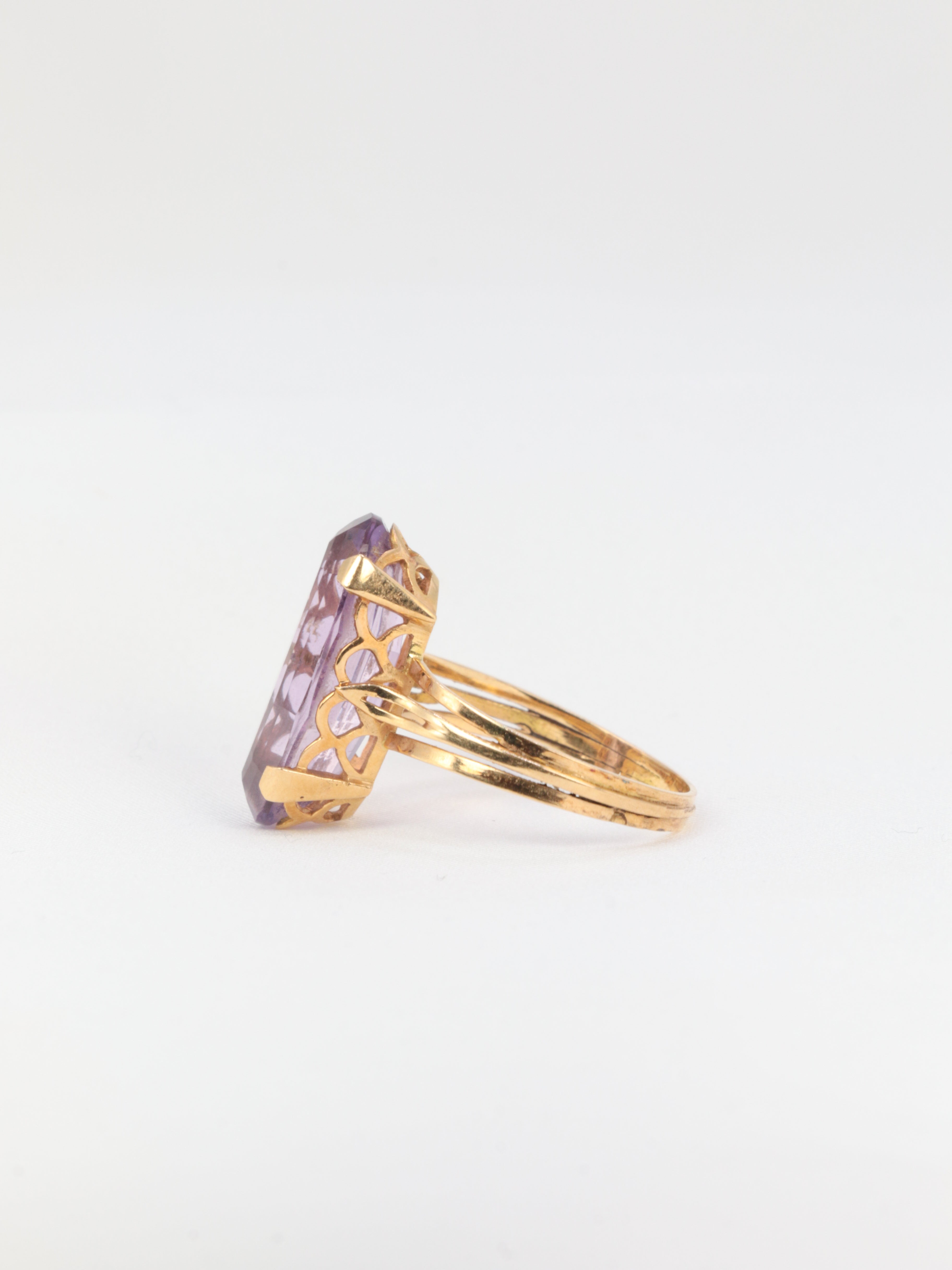 Bague Vintage en Or et Améthyste Movale