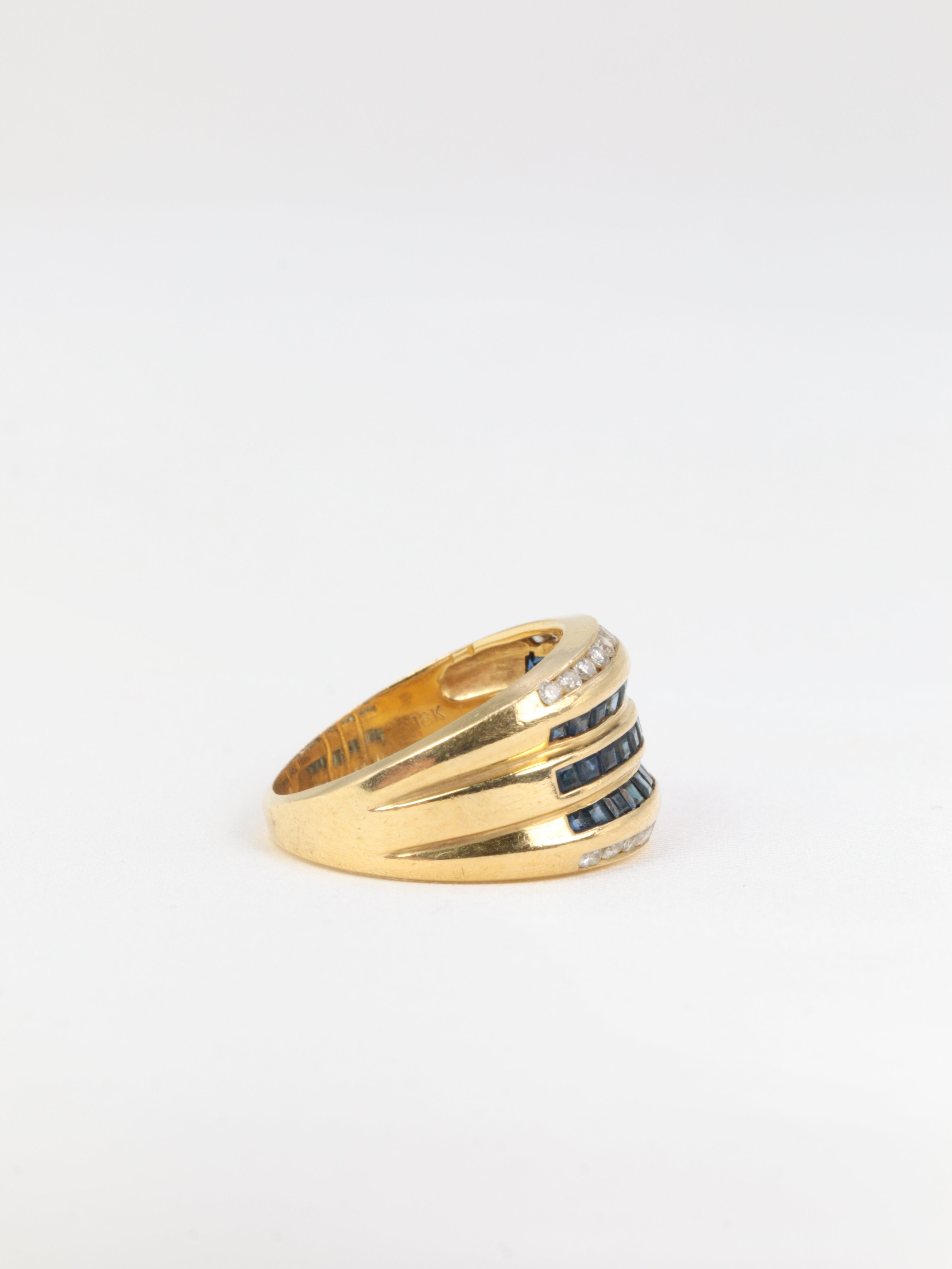 Bague vintage en or, saphirs et diamants