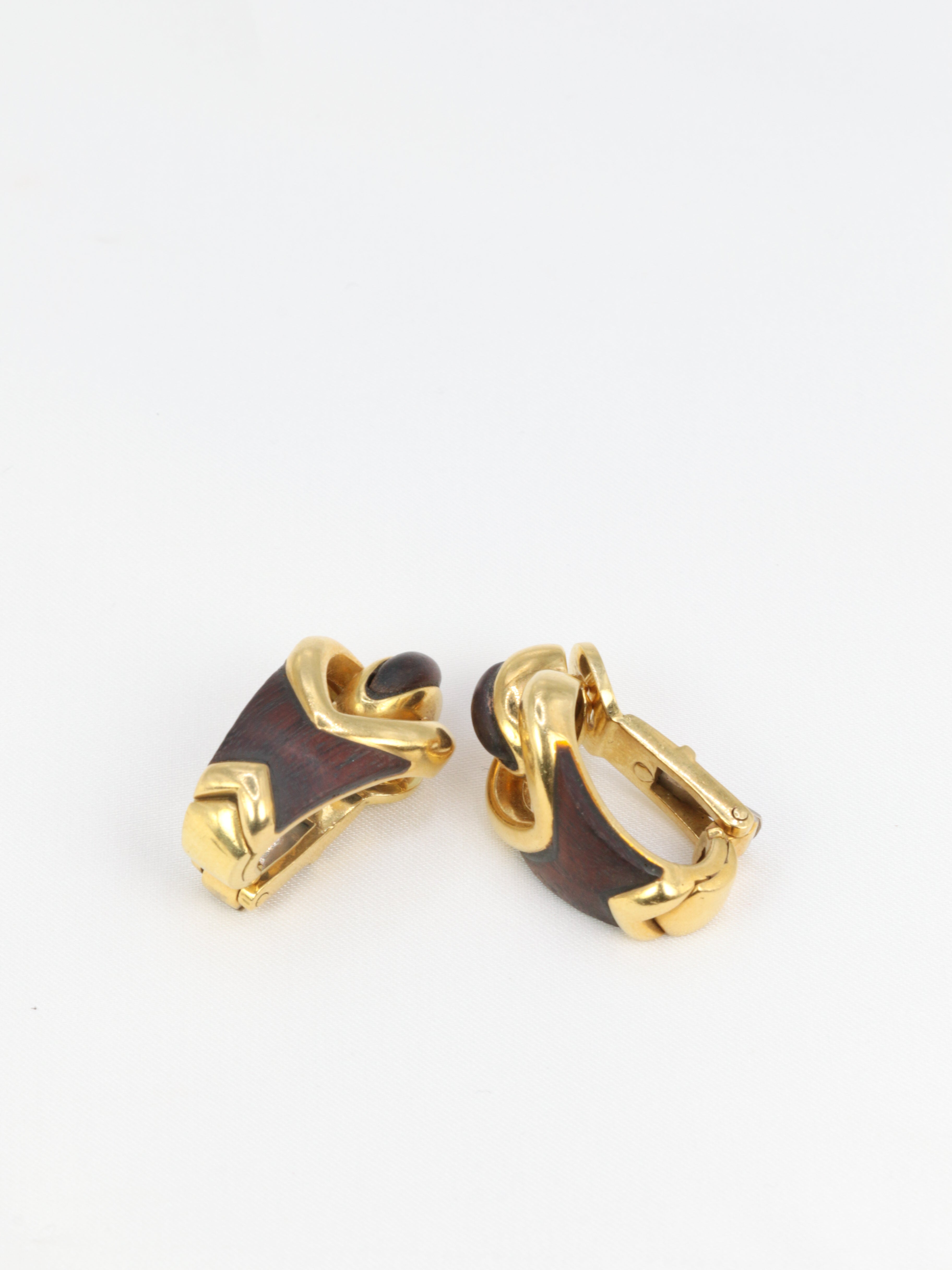 Gold earrings and Bois d’amourette