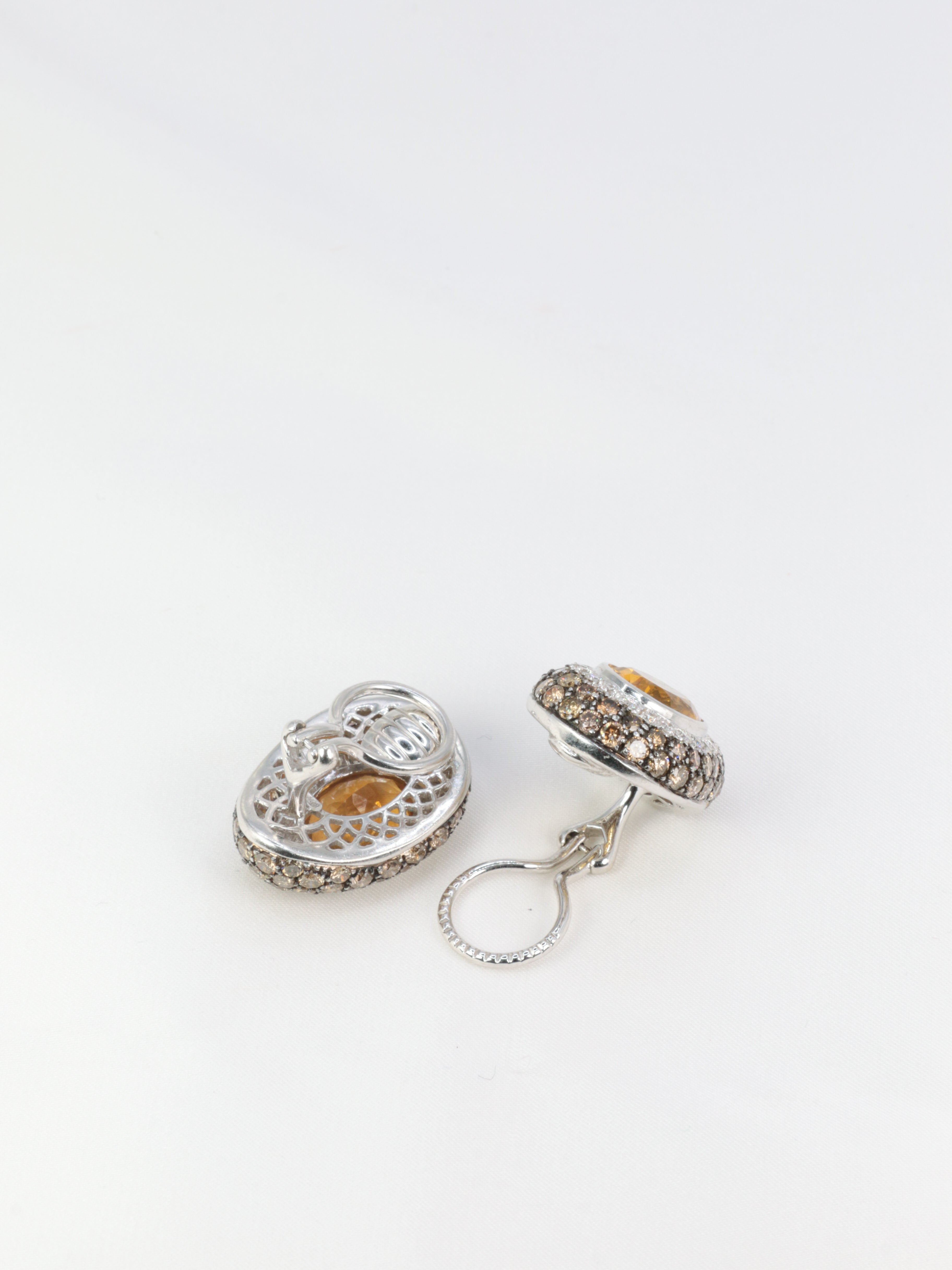 Vintage ear clips in gold, citrines, white diamonds and champagne