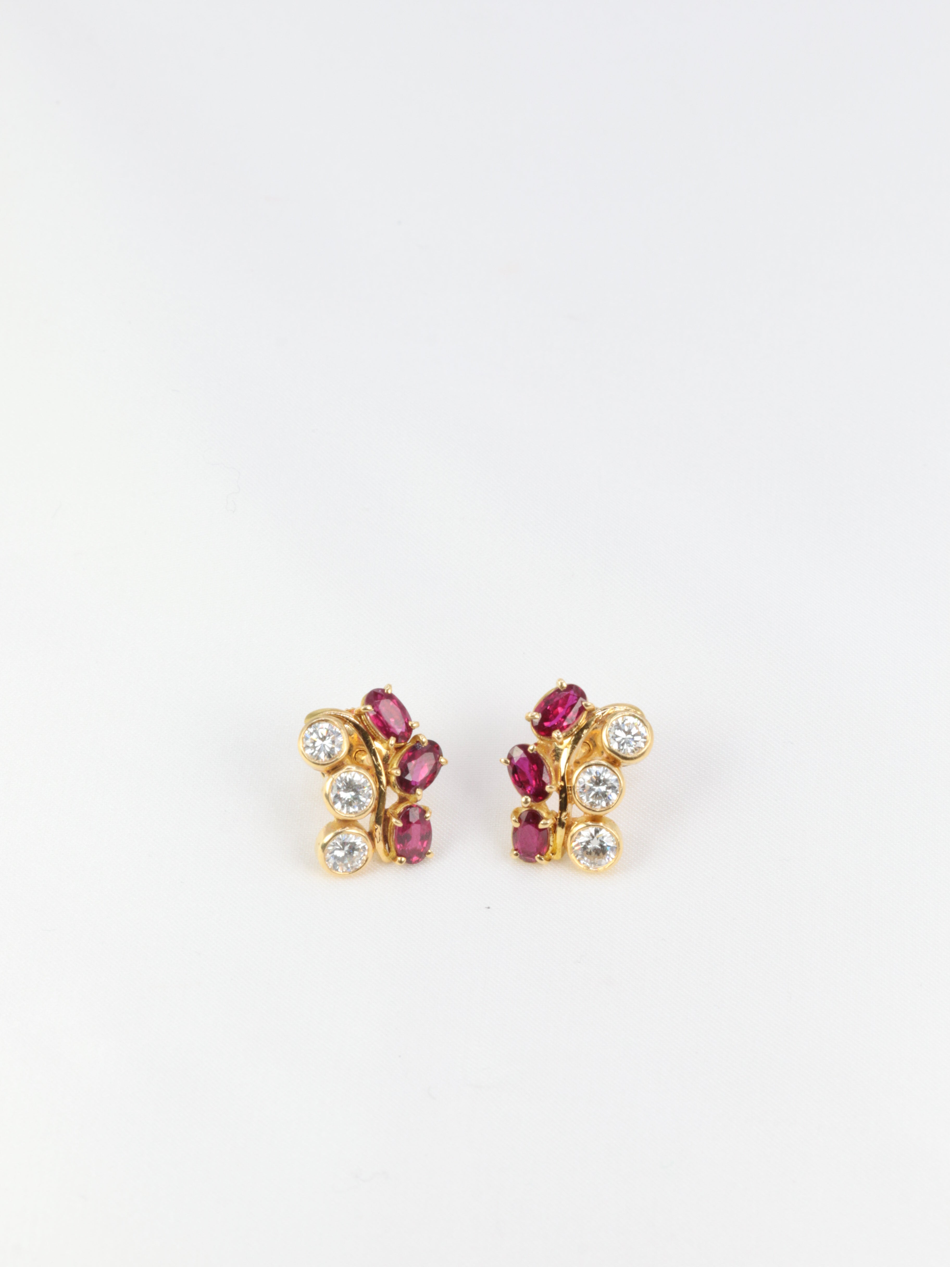 Boucles d’oreilles vintage en or, diamants et grenats