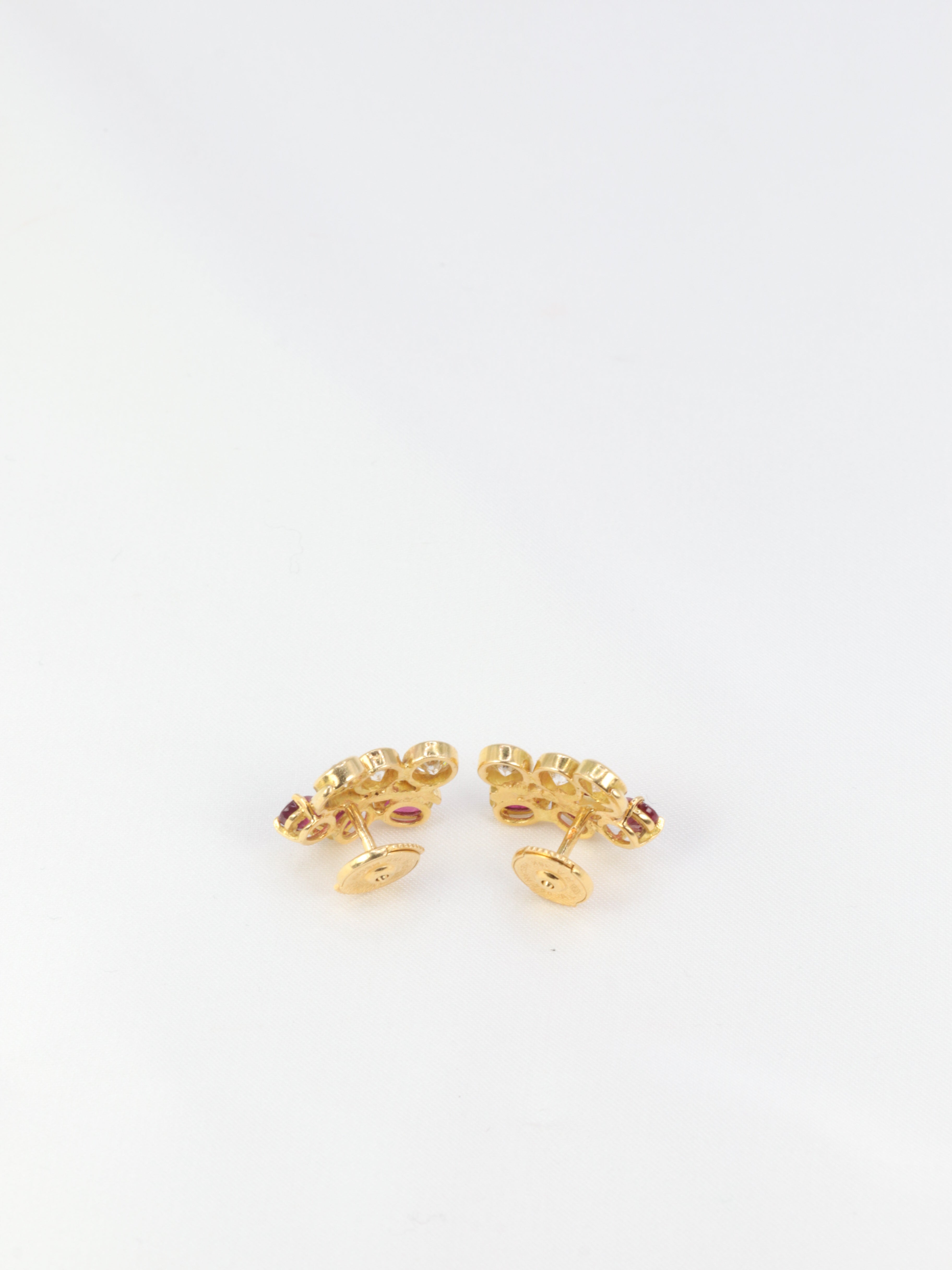 Boucles d’oreilles vintage en or, diamants et grenats