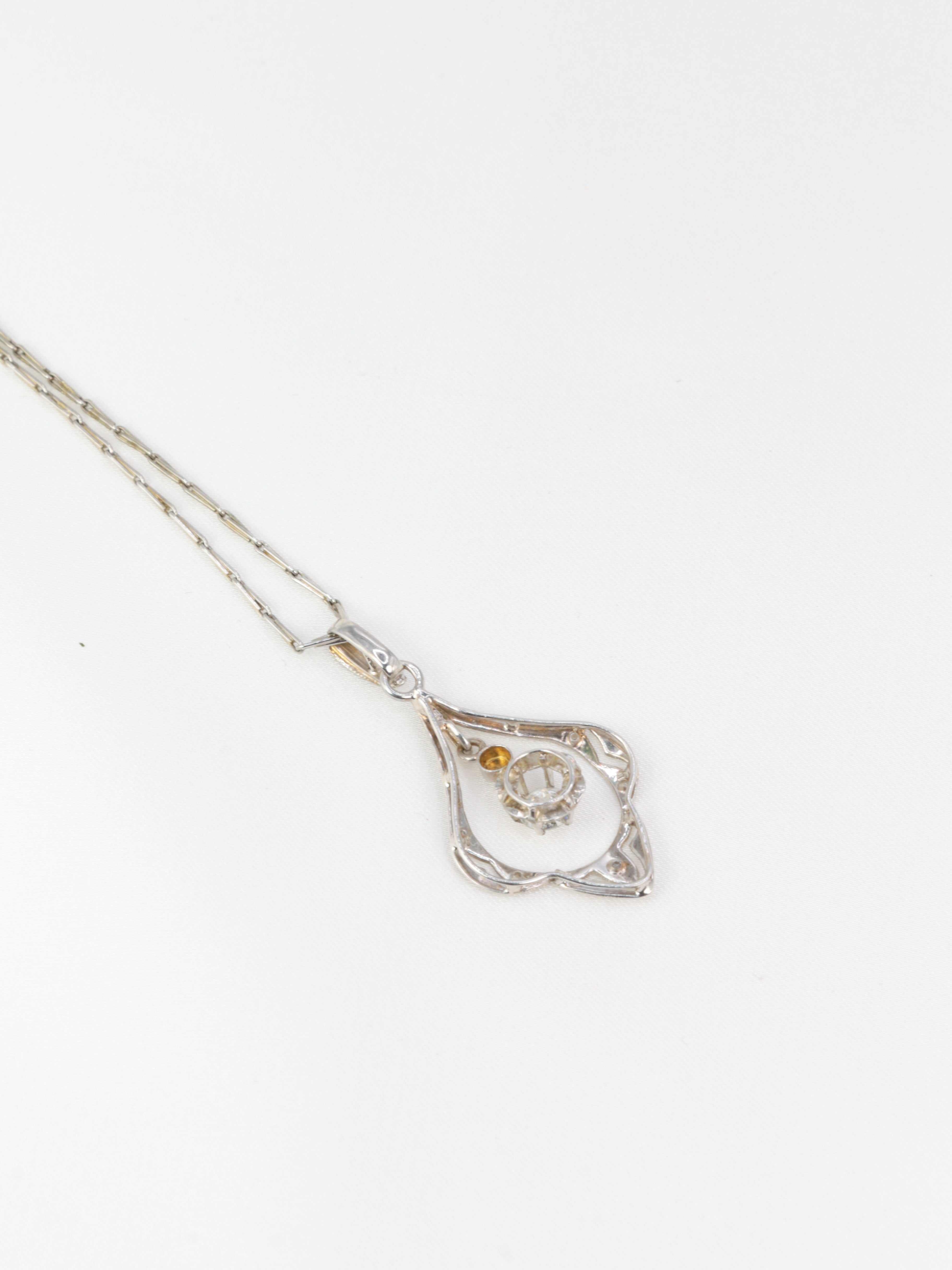 Collier Art-Déco en or et diamants