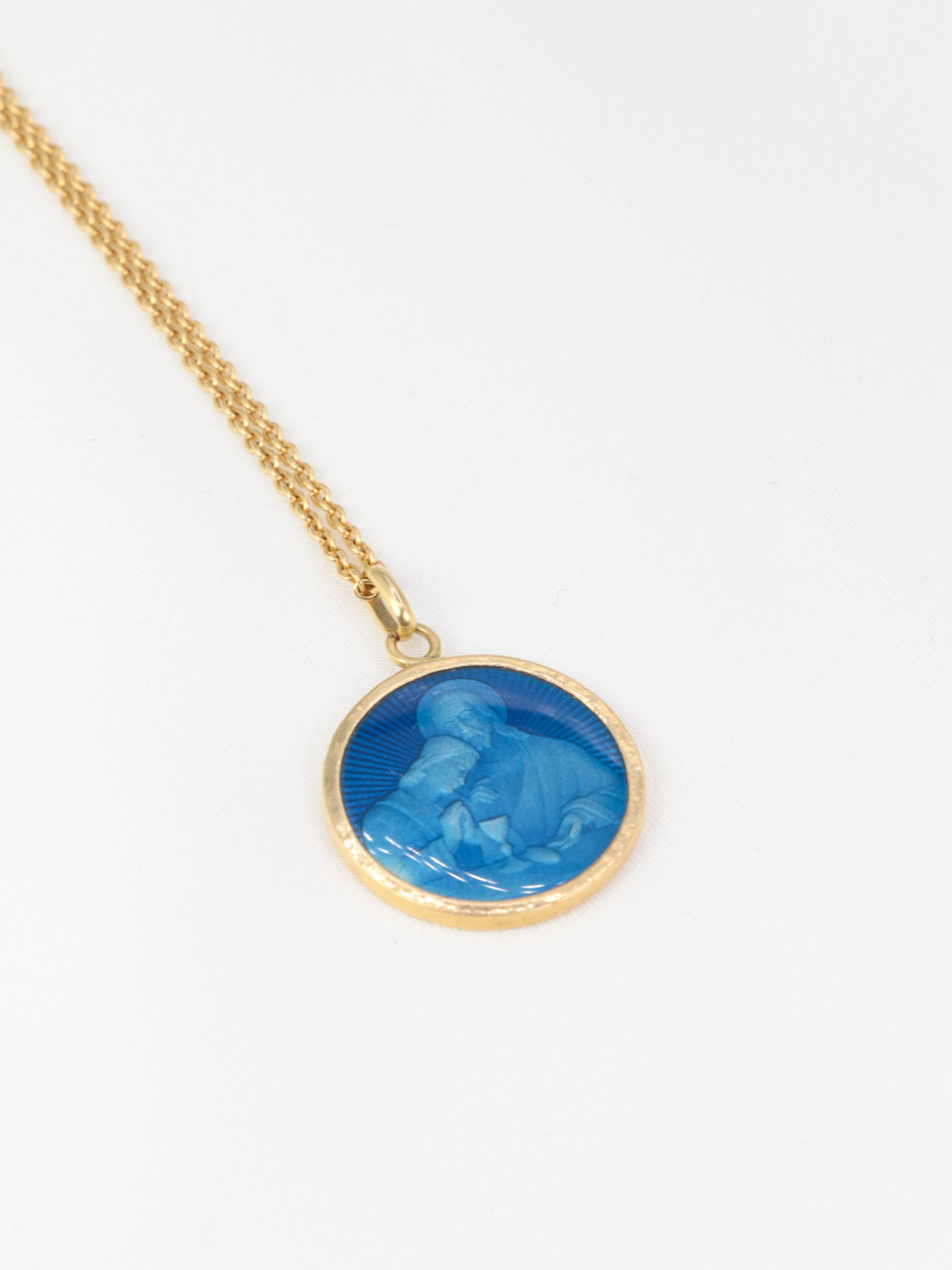 Pendentif médaille vintage en or et émail bleu