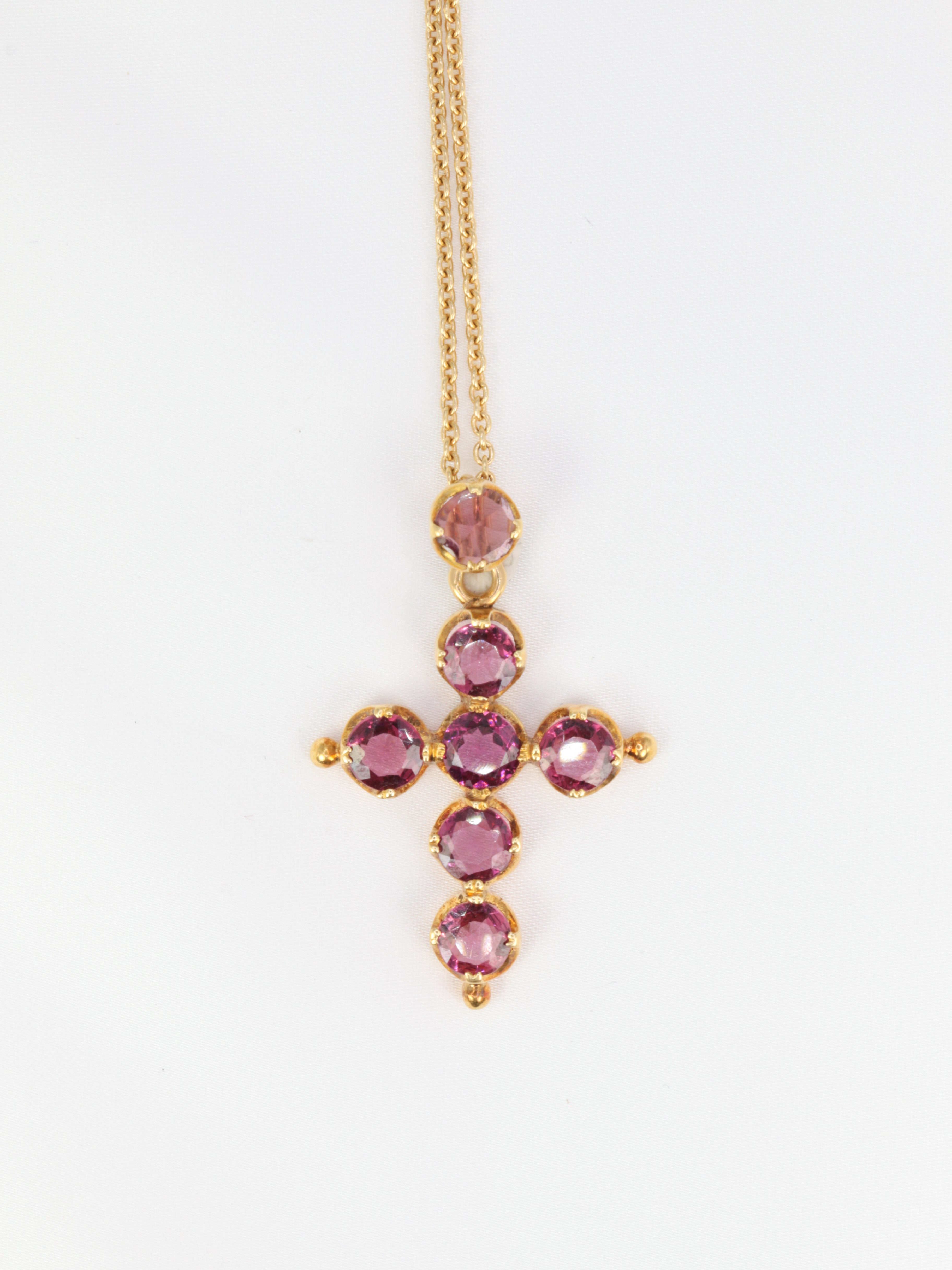 Pendentif croix ancien en or et grenats roses, fin XIXème