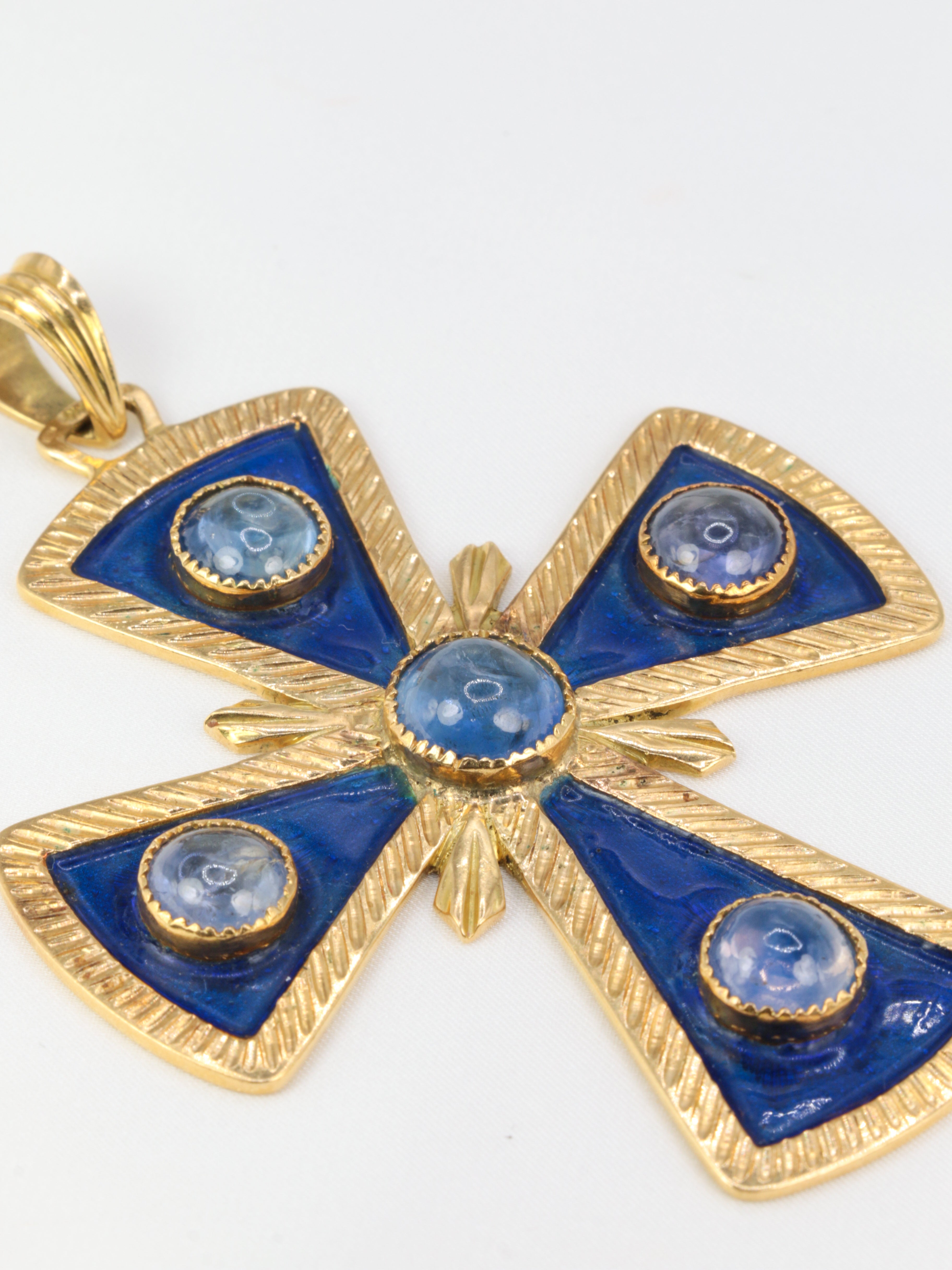 Pendentif croix pectorale vintage en or, émail et saphirs