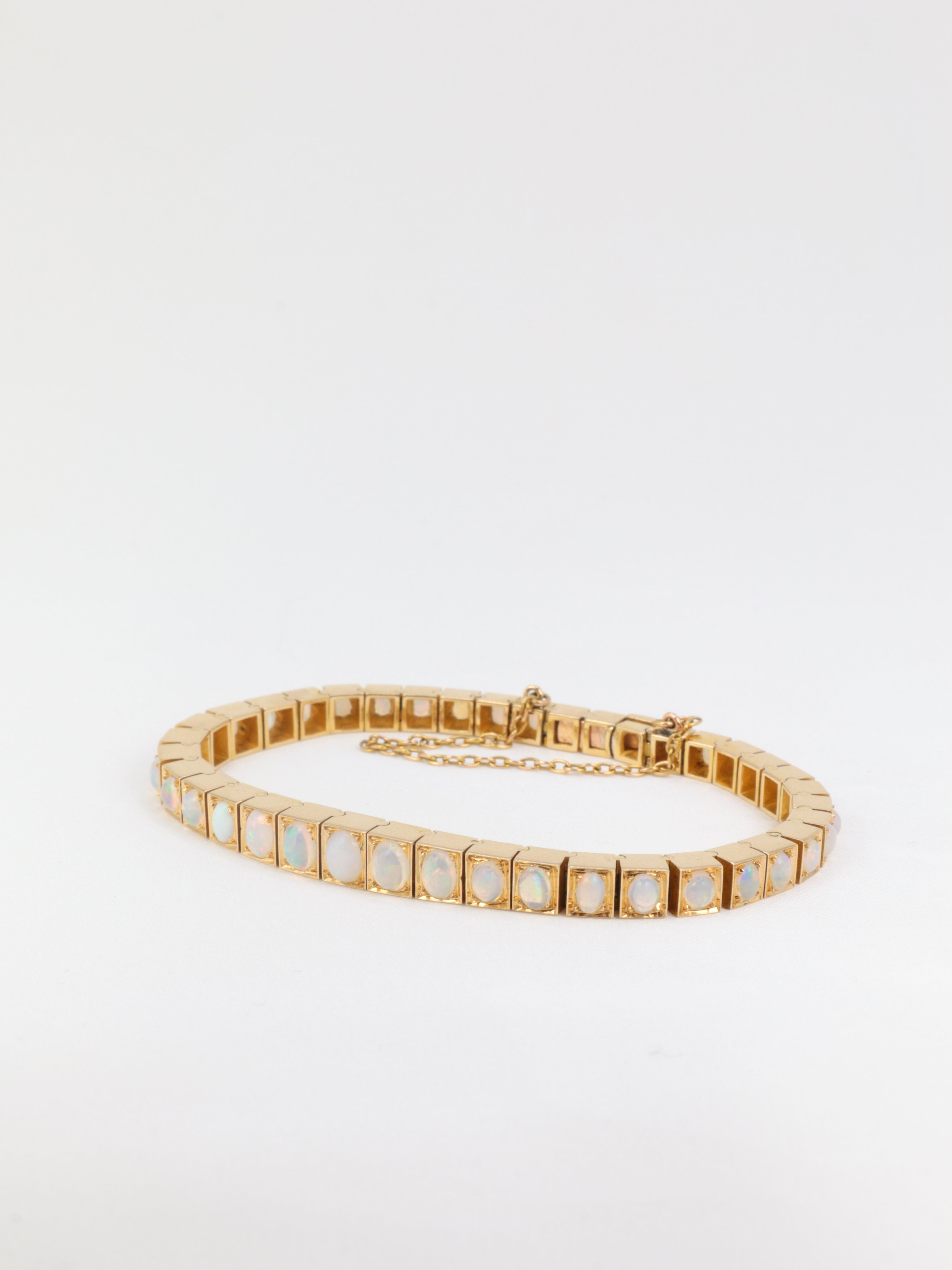 Bracelet rivière d’opales - Travail de la fin du XIXe siècle