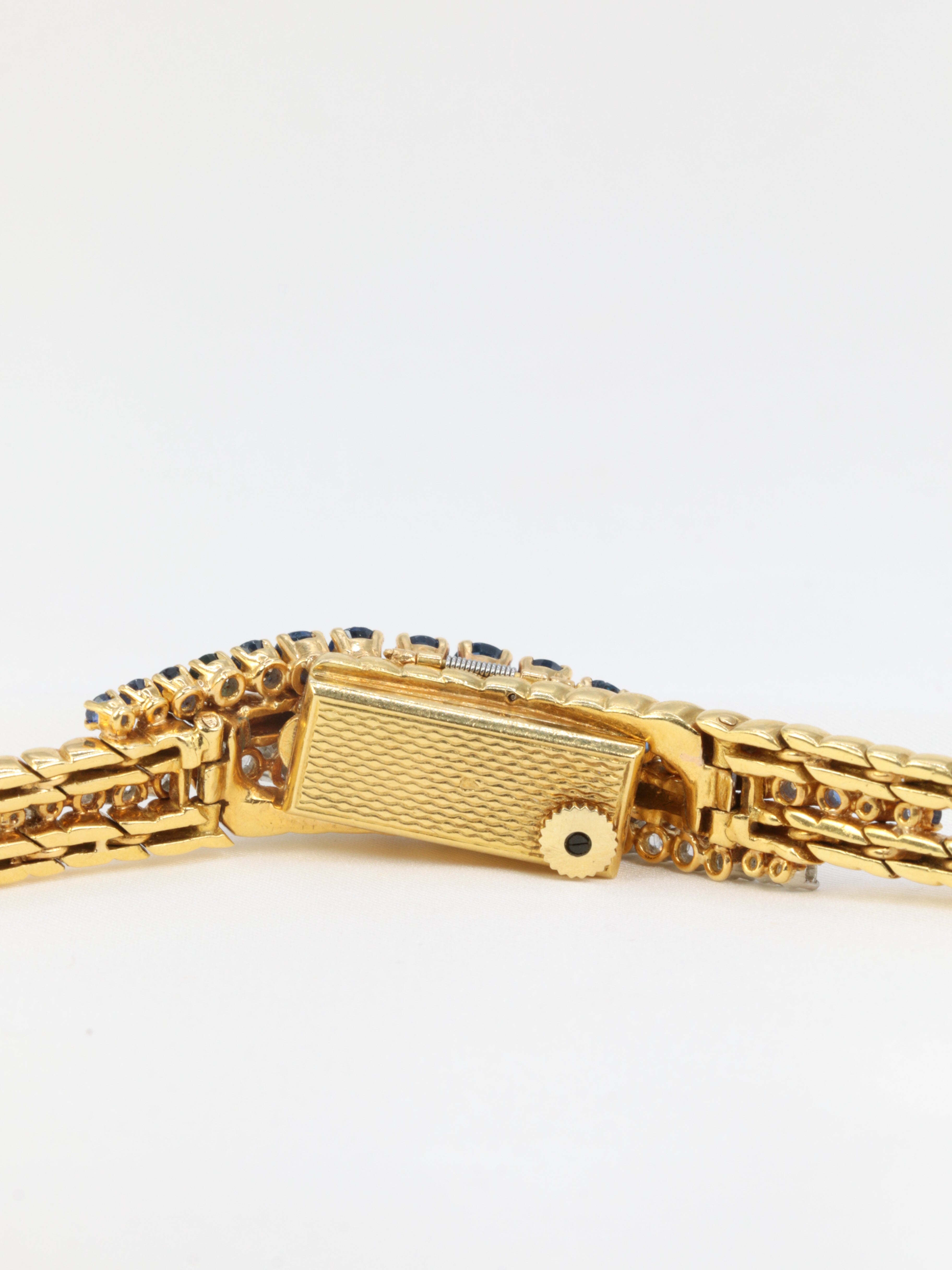 BOUCHERON Montre à secret or platine saphirs diamants