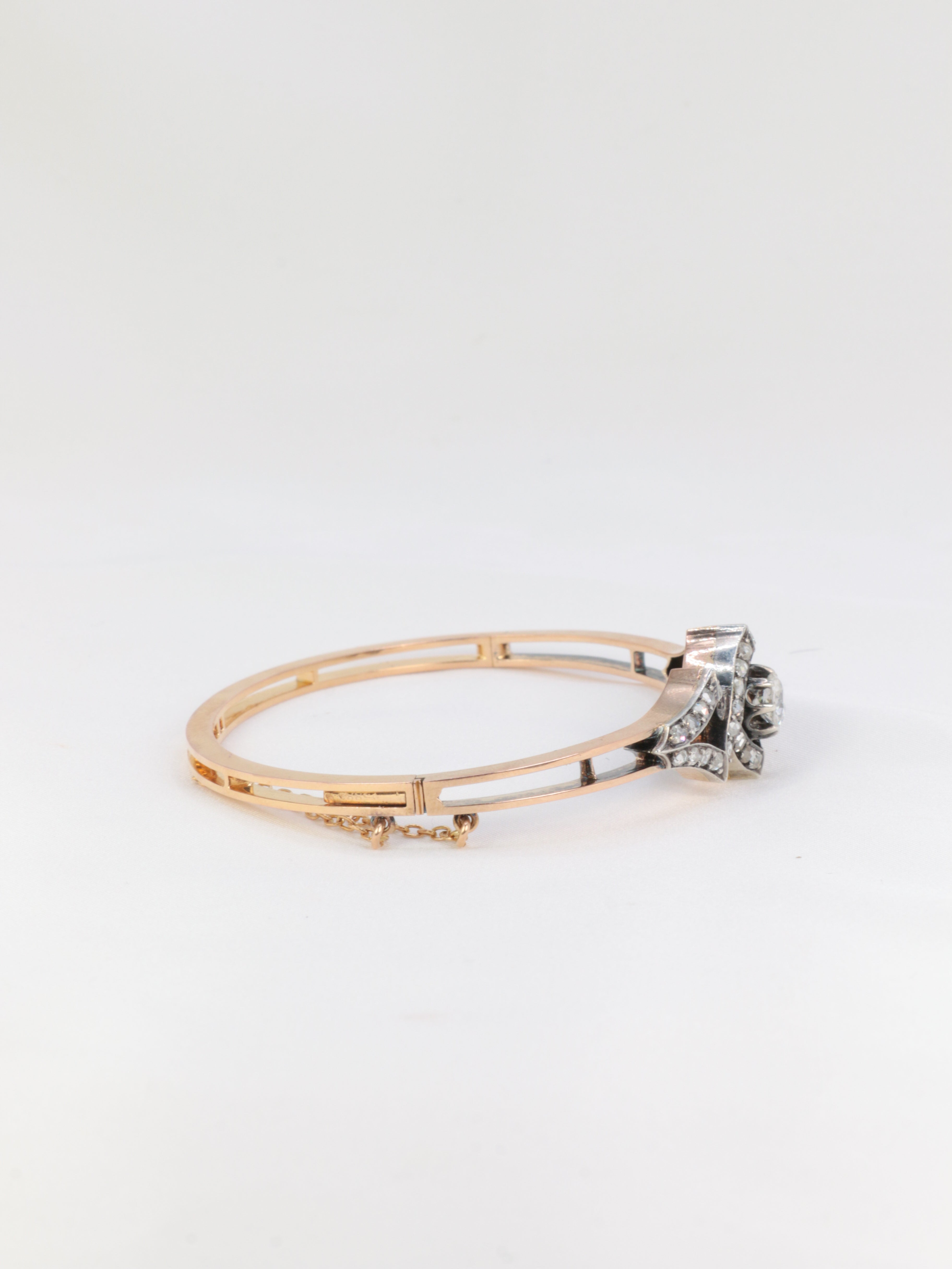 Bracelet jonc ancien fin 19ème en or rose, argent et diamants taille ancienne