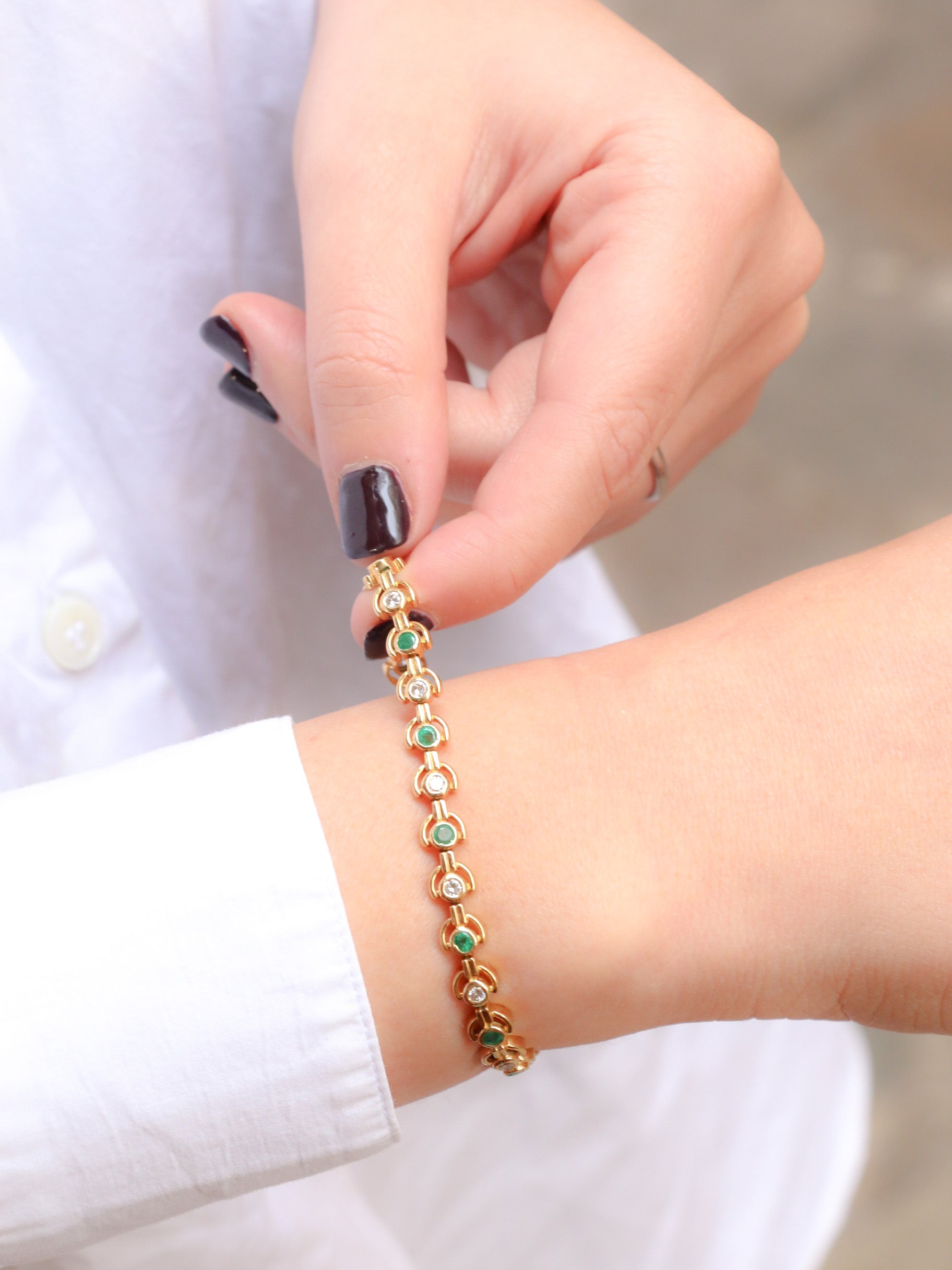 Vintage bracelet in yellow gold, diamonds and emeralds