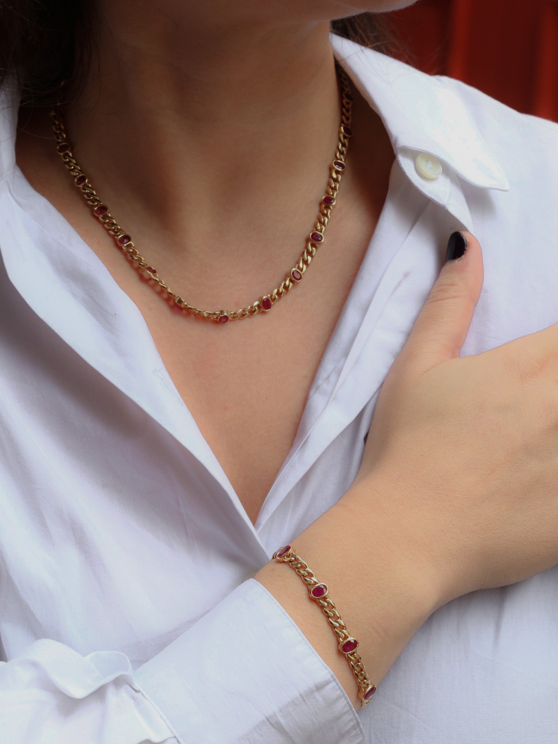 Vintage transformation long necklace in yellow gold and oval rubies