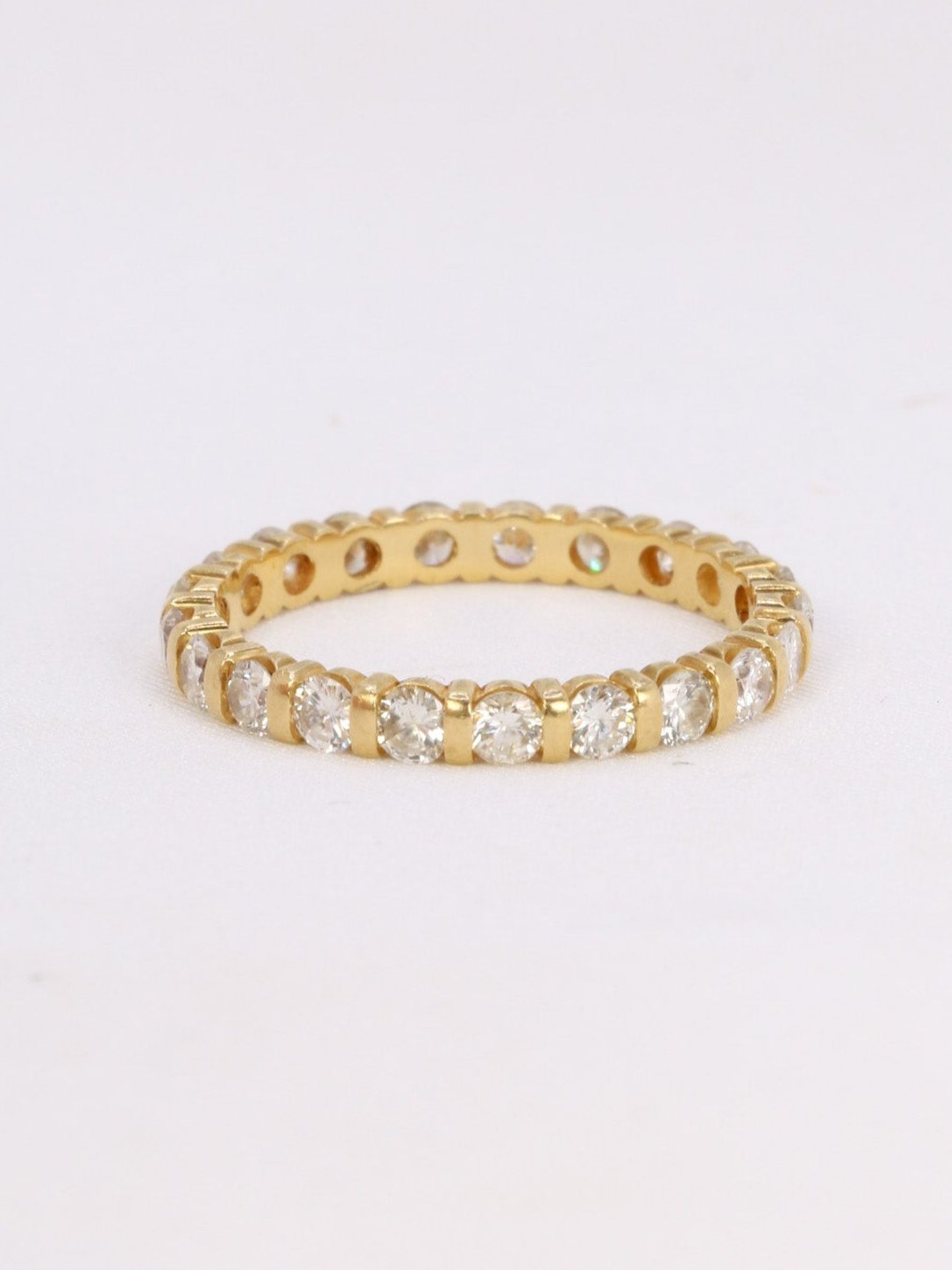 American wedding ring in yellow gold and 1.2 carat diamonds