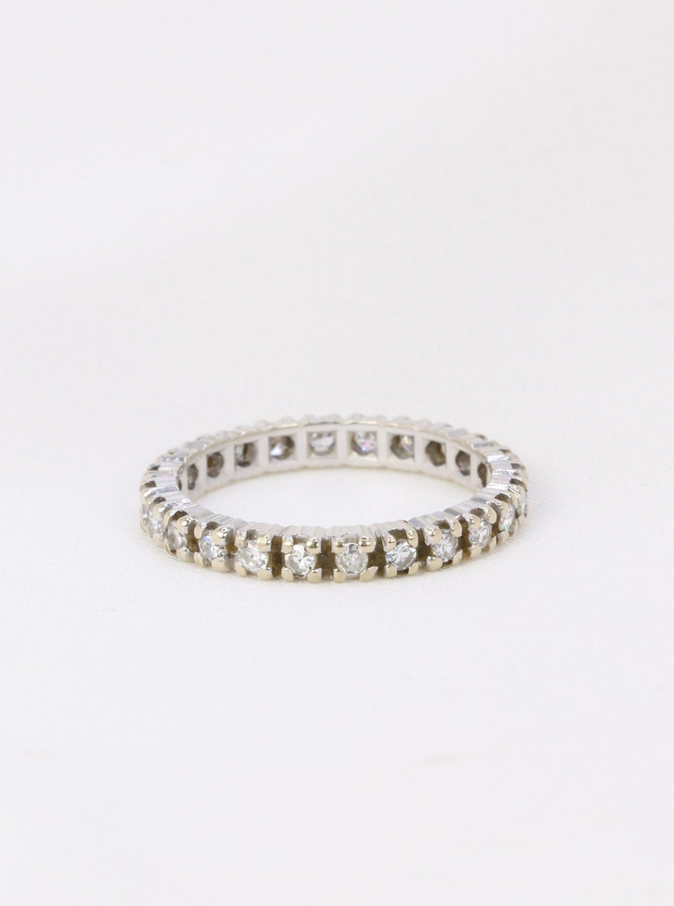 American wedding ring in white gold and 1 ct diamonds