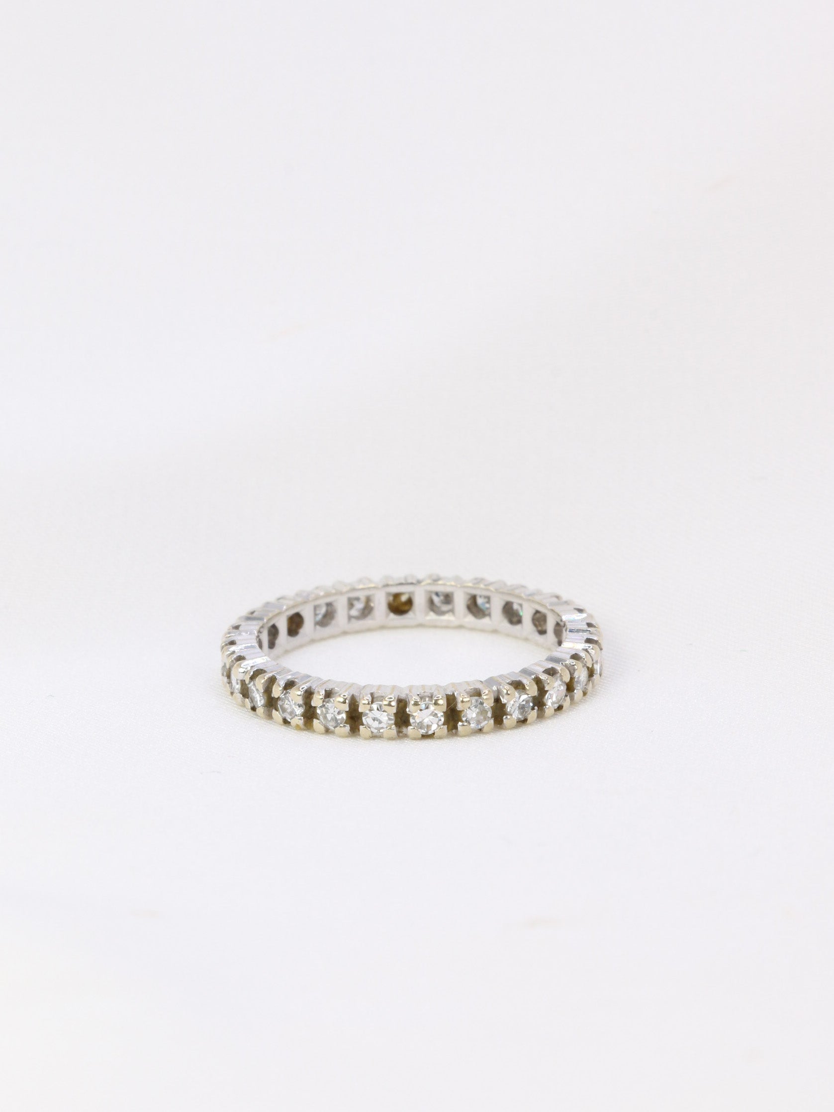 American wedding ring in white gold and 1 ct diamonds