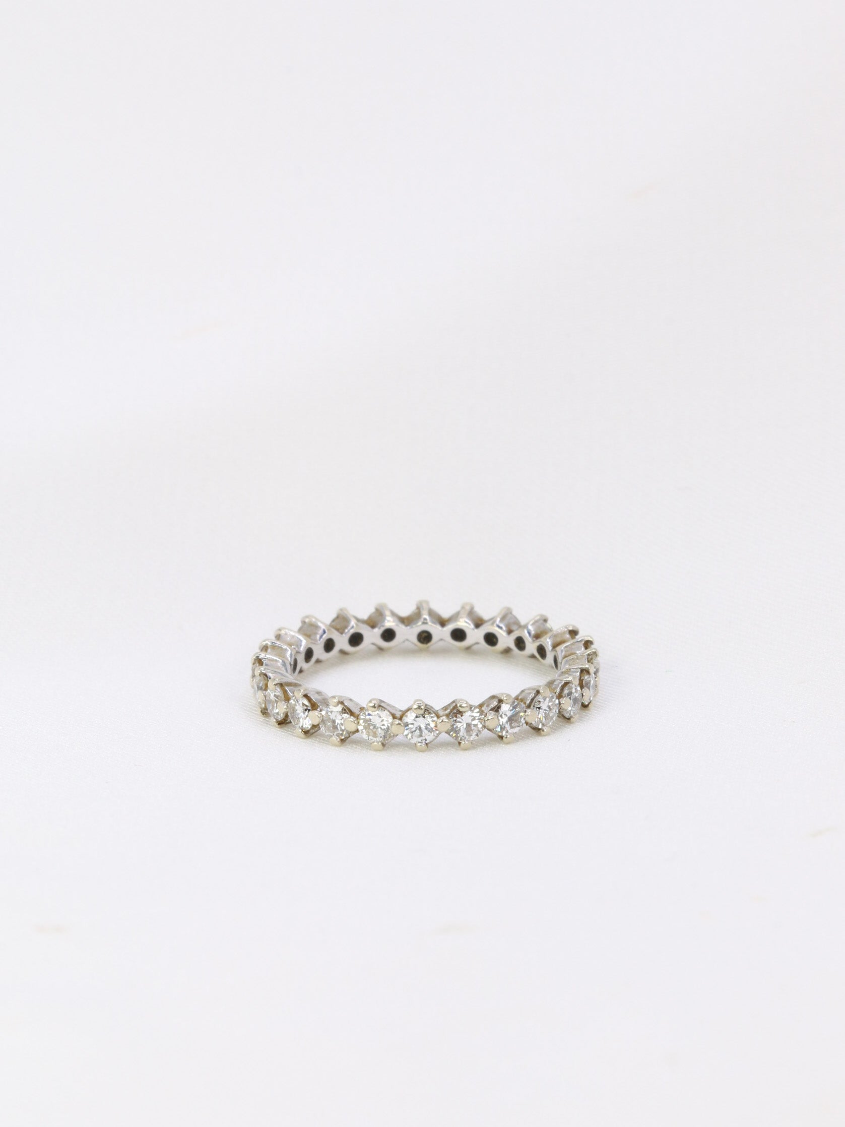 American wedding ring in white gold and 1 ct diamonds