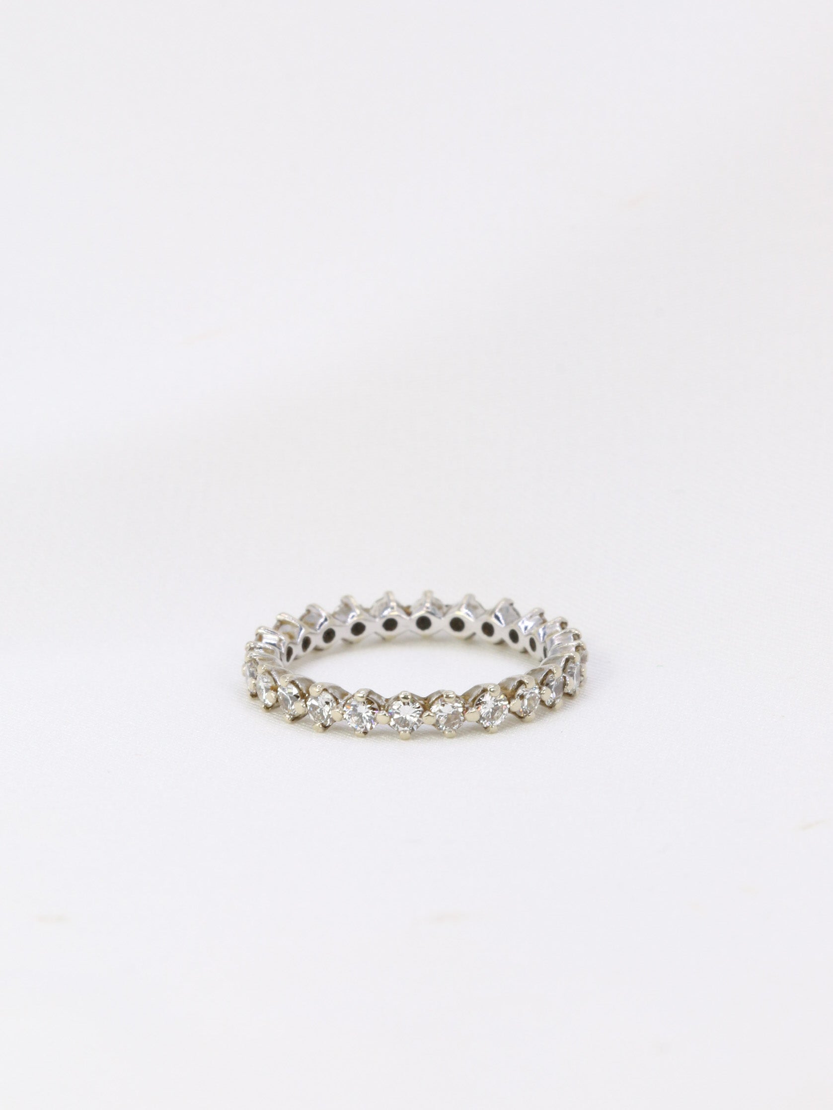 American wedding ring in white gold and 1 ct diamonds