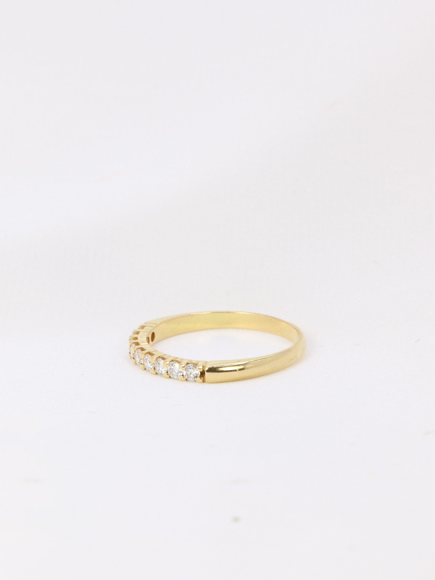 American half wedding ring in yellow gold and diamonds 0.3 ct