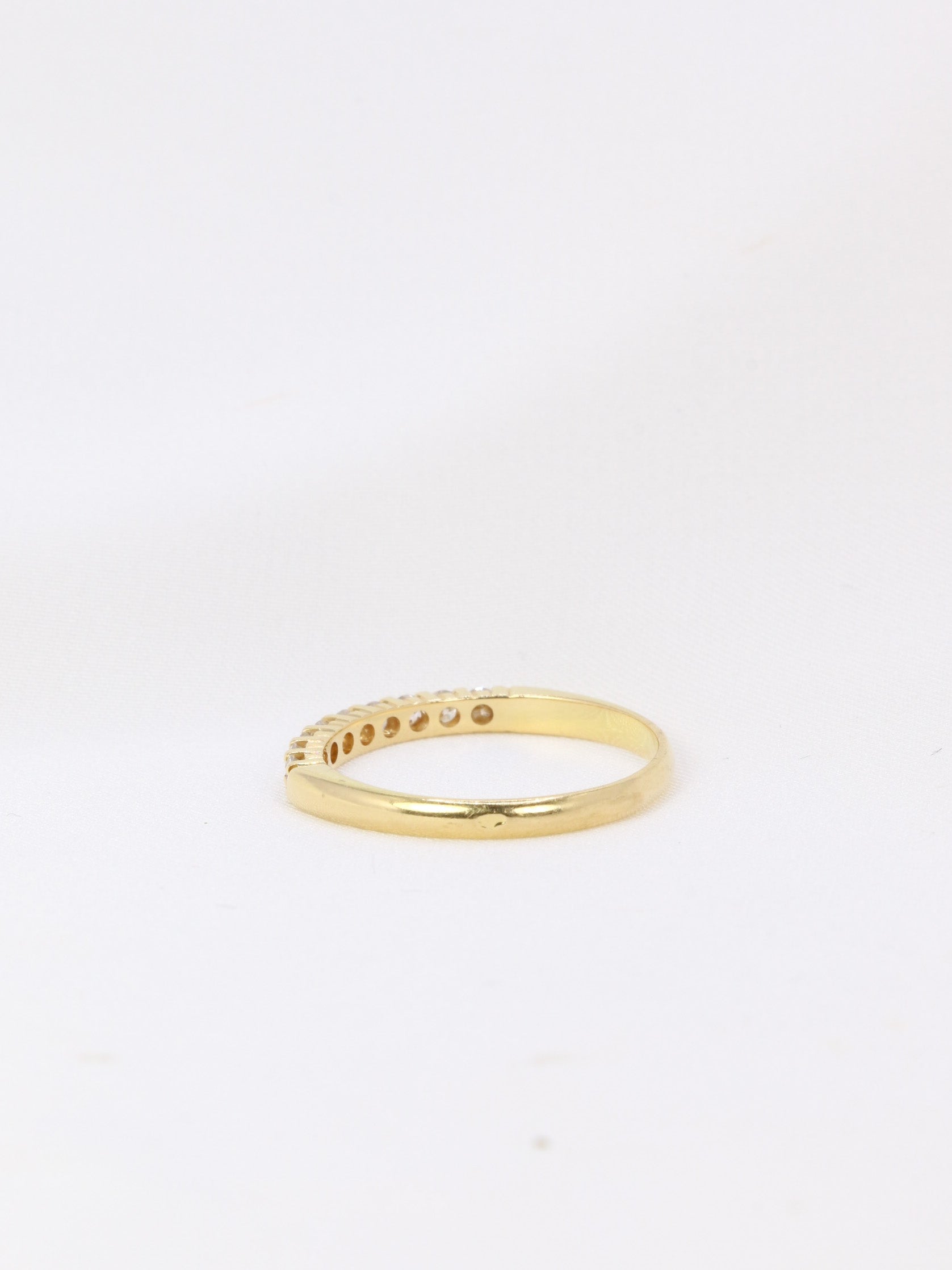 American half wedding ring in yellow gold and diamonds 0.3 ct