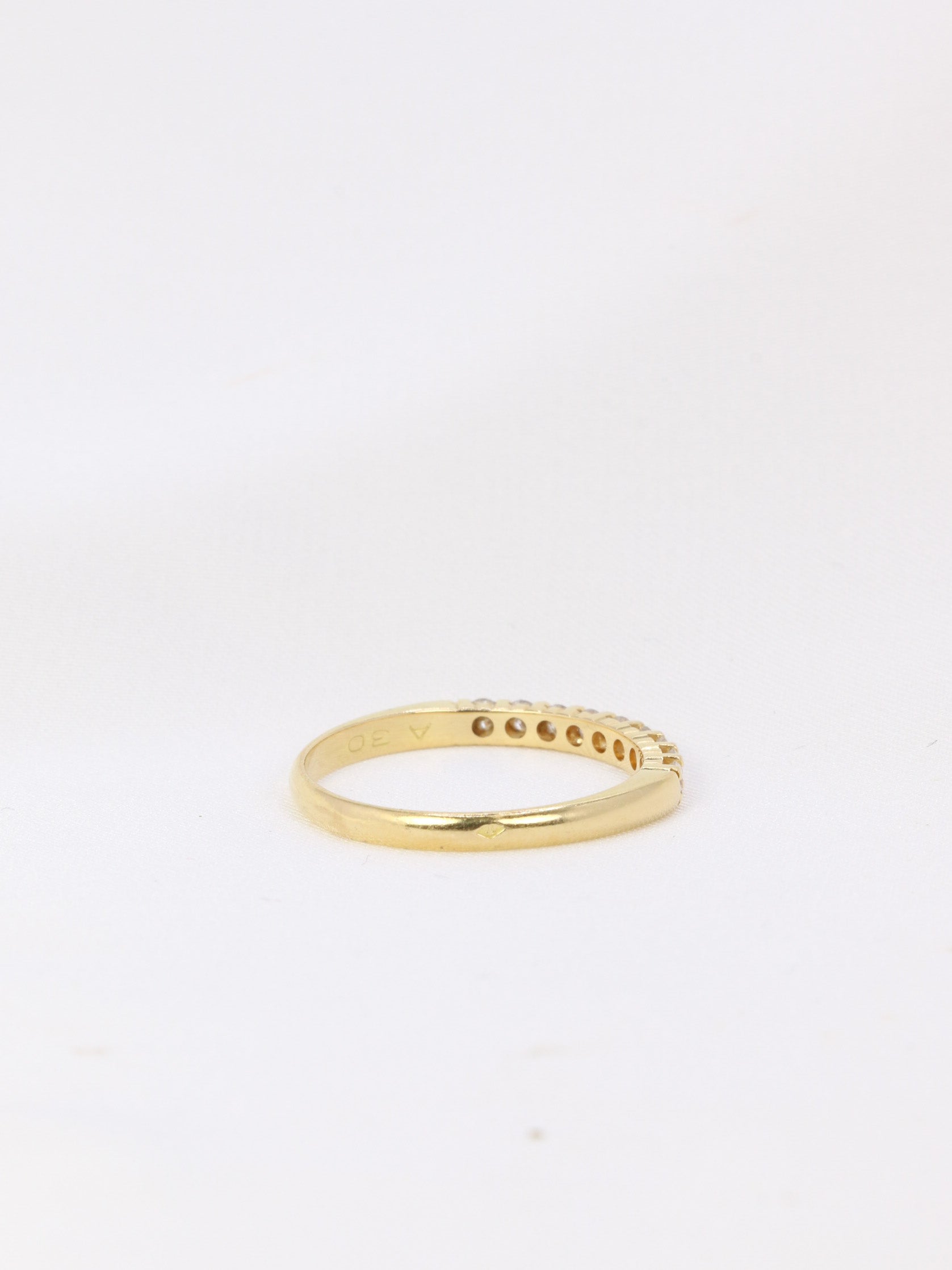 American half wedding ring in yellow gold and diamonds 0.3 ct